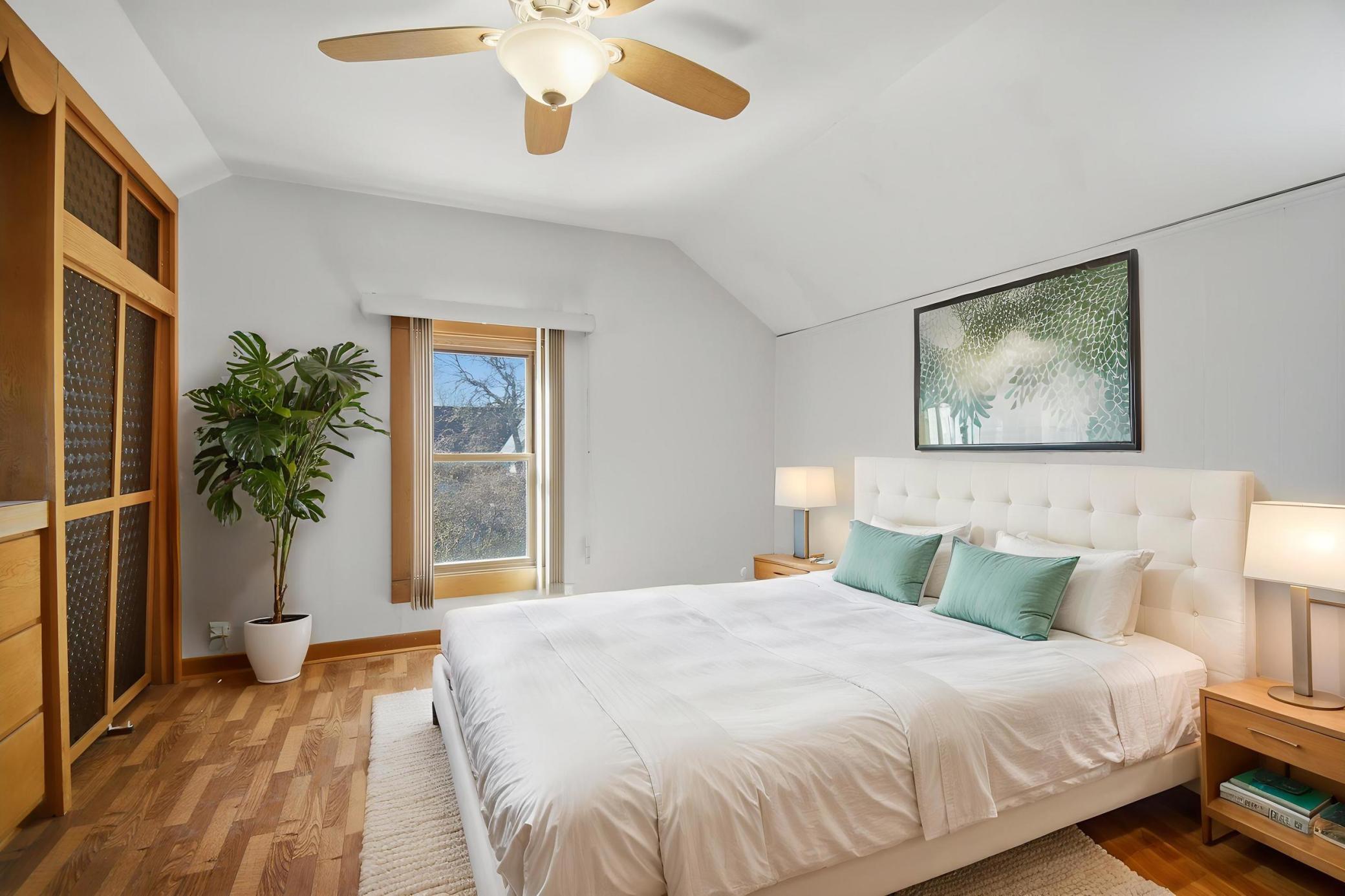 533 E Broadway Street