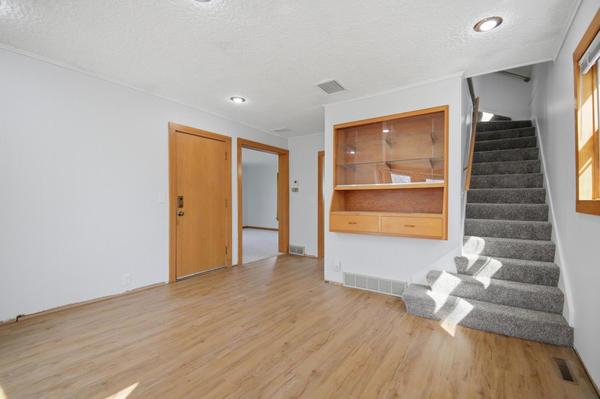 533 E Broadway Street