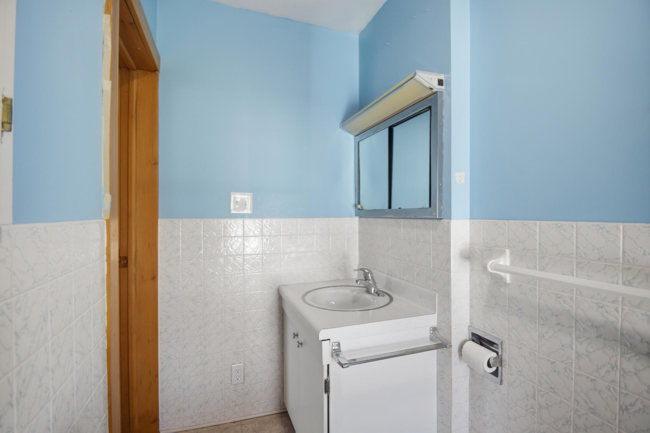 533 E Broadway Street