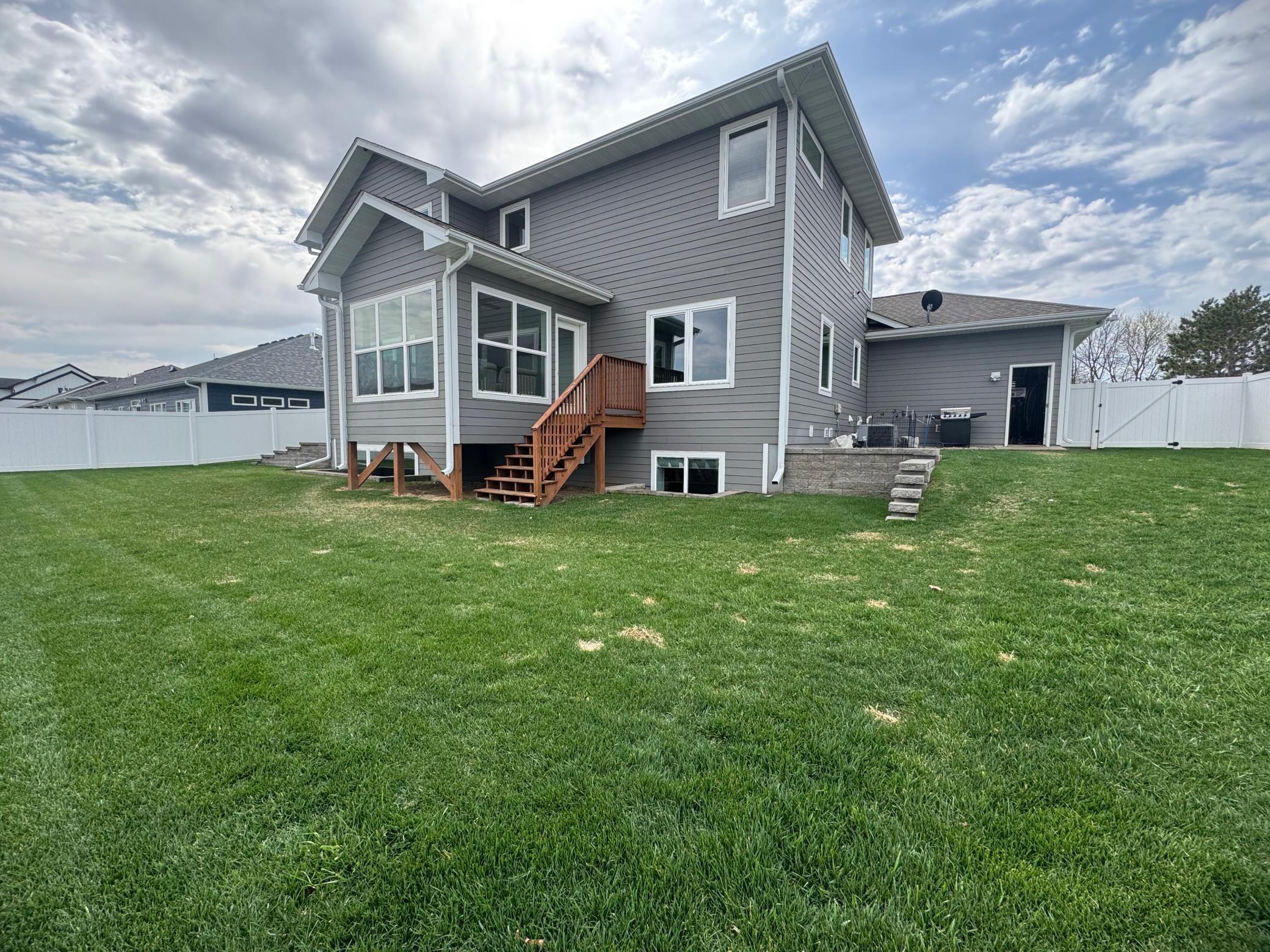 210 Hickory Lane NE