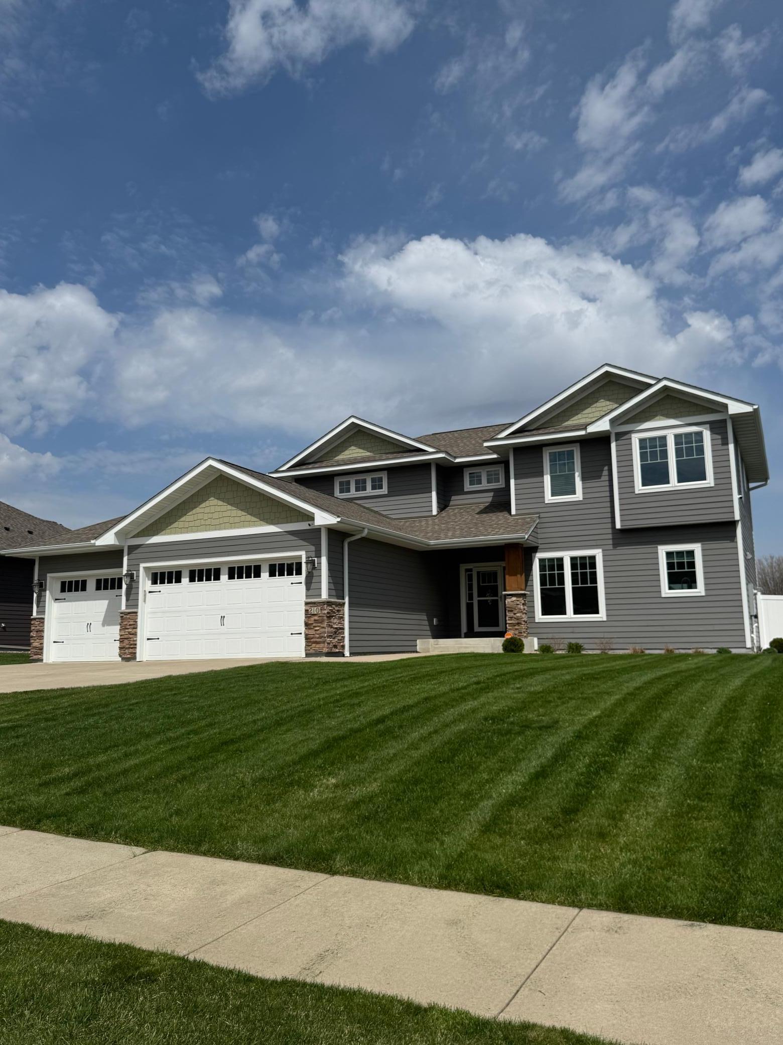 210 Hickory Lane NE