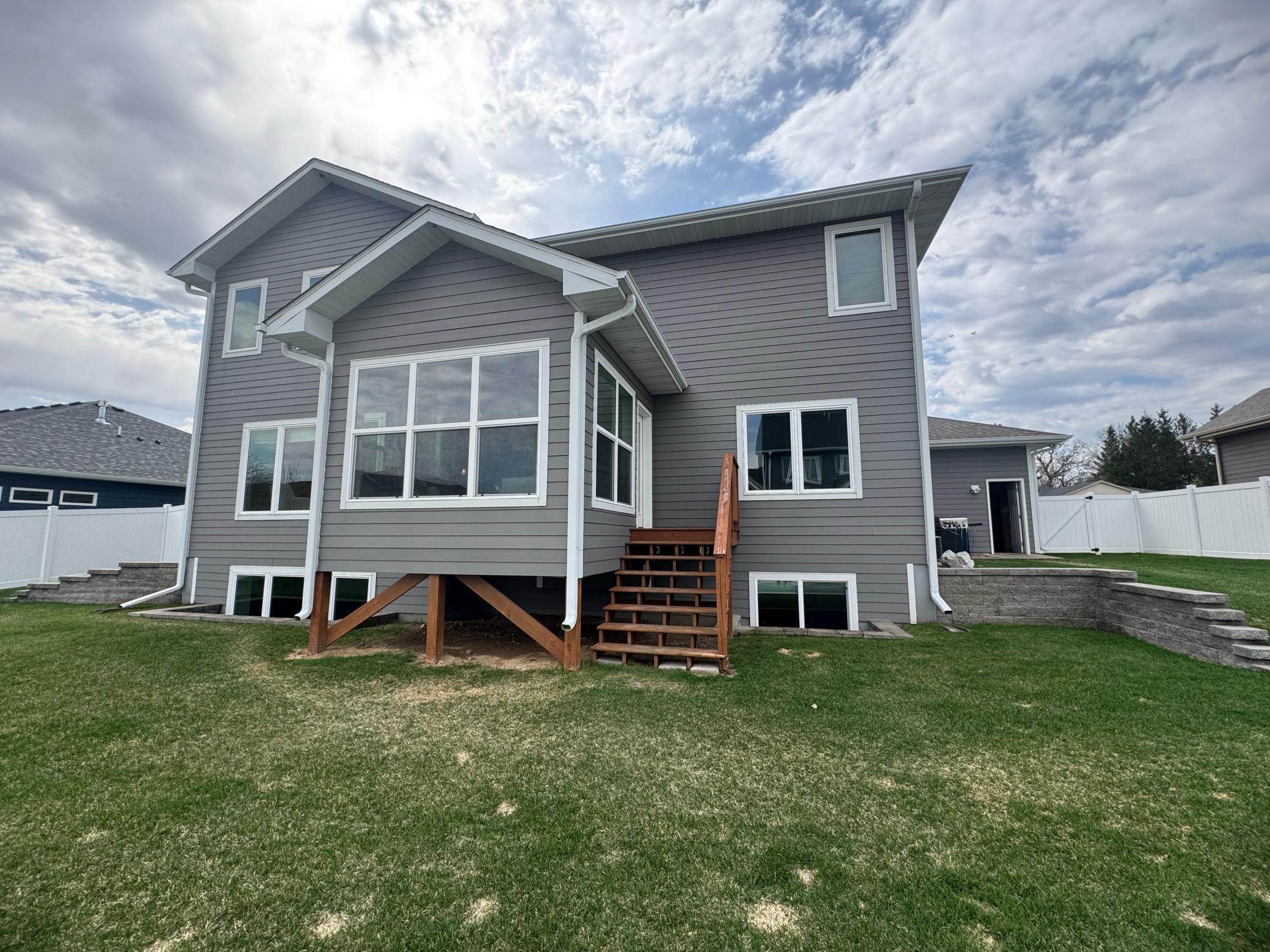210 Hickory Lane NE