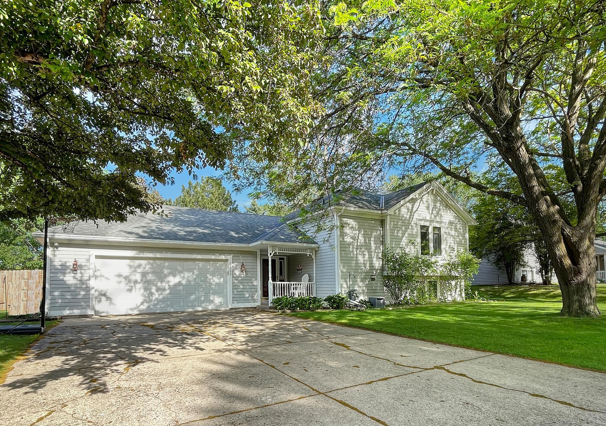 1825 3rd Avenue NE