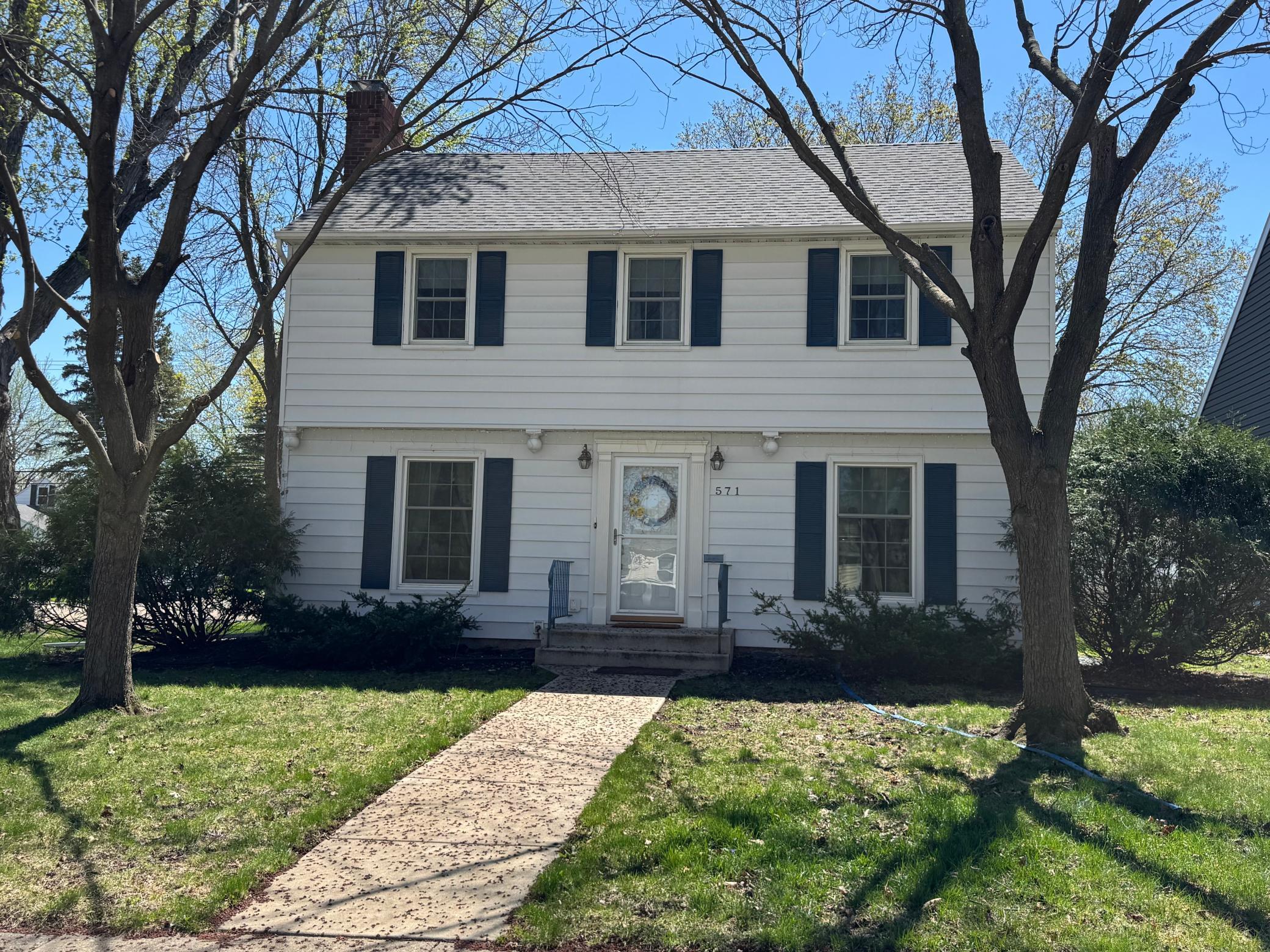 571 E Academy Street