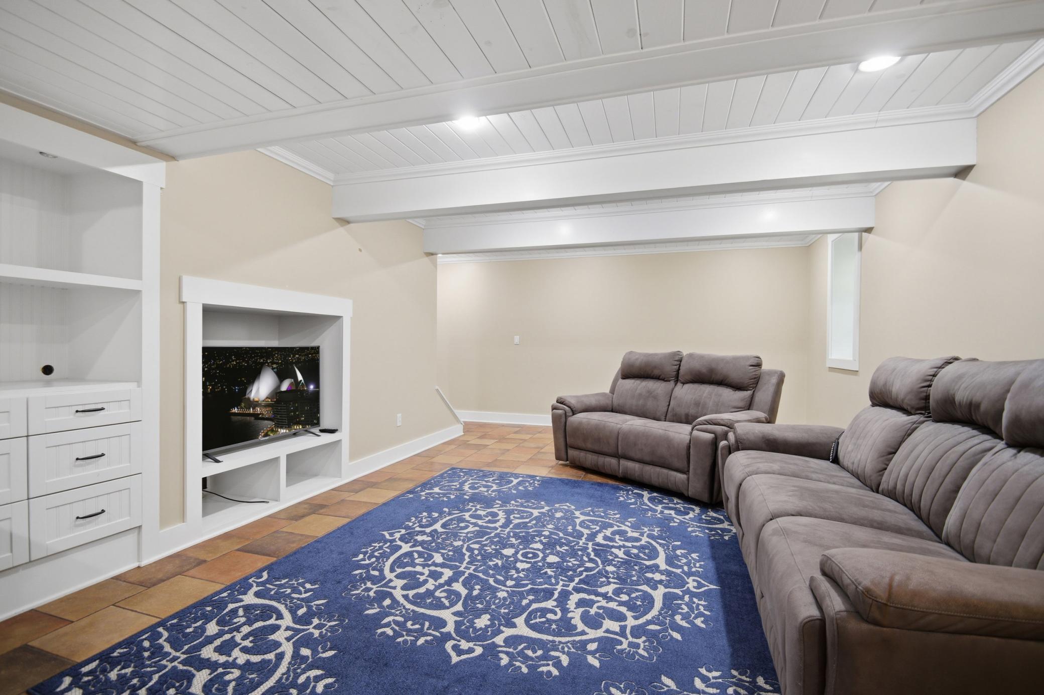 1280 Ridge Road