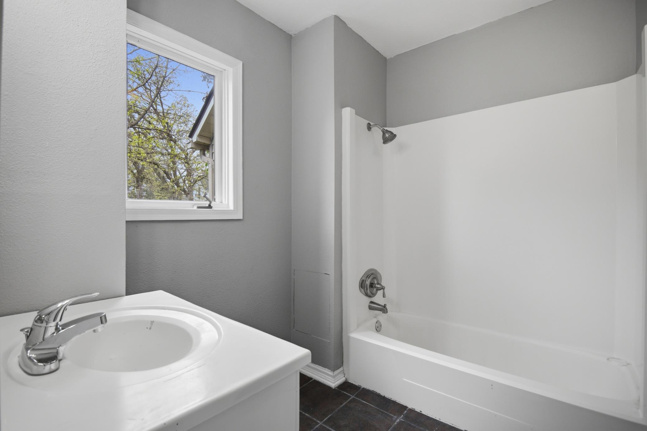 1110 5th Avenue NW