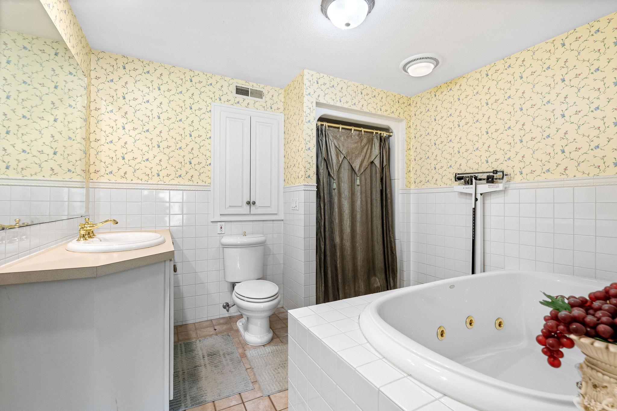 821 E Elm Avenue