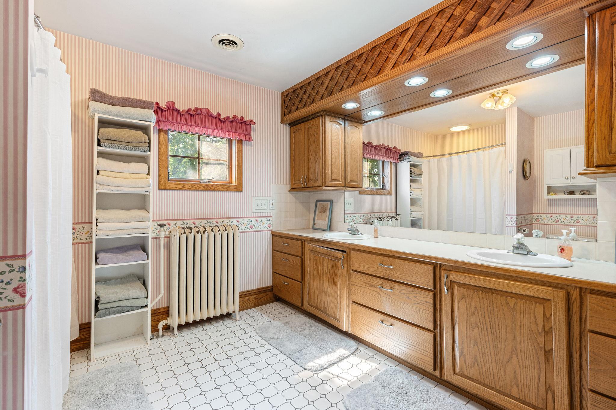 821 E Elm Avenue