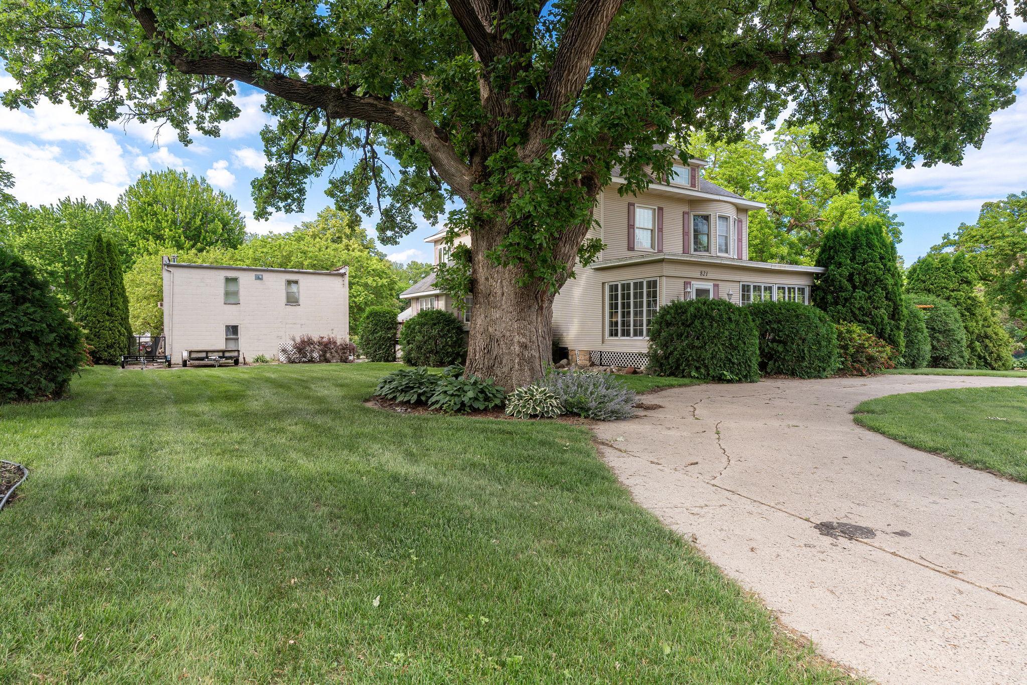 821 E Elm Avenue