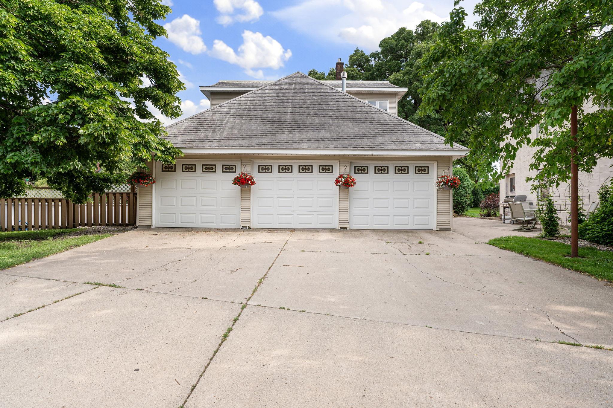 821 E Elm Avenue
