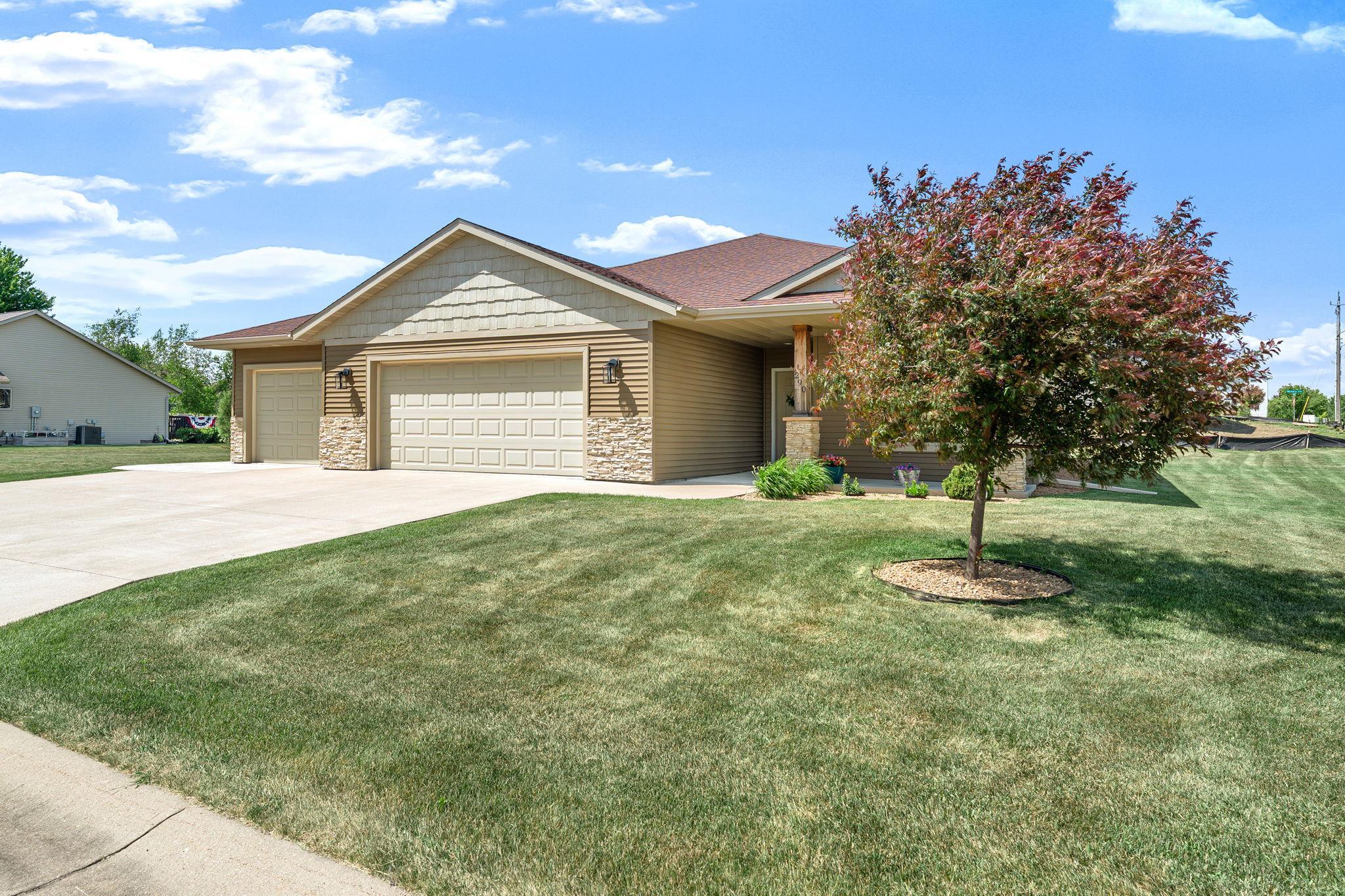 290 Acorn Place NE