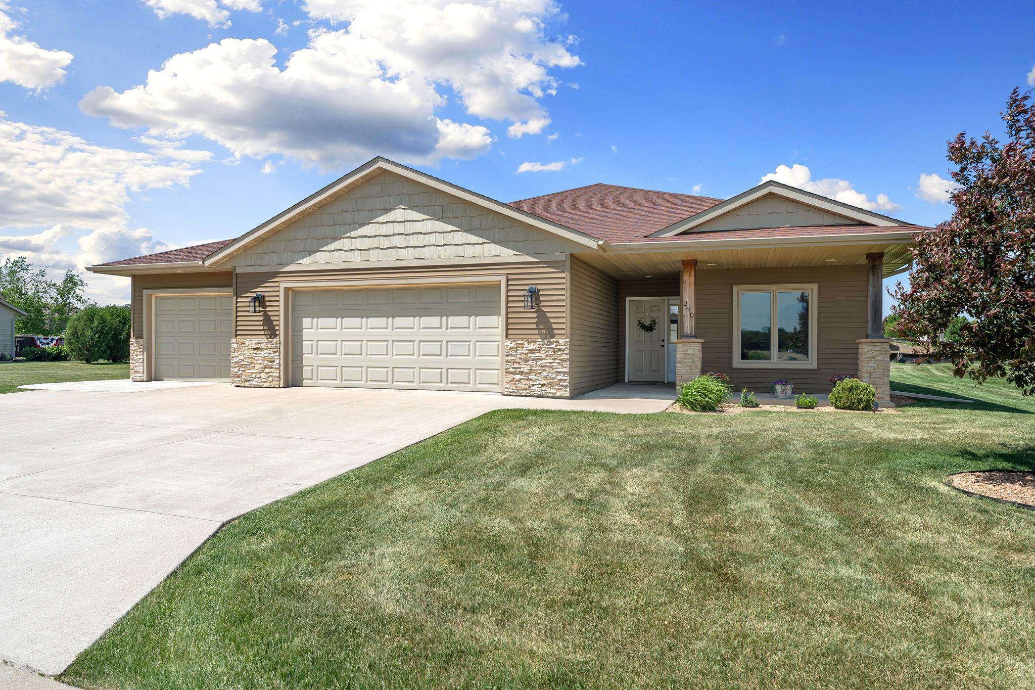 290 Acorn Place NE