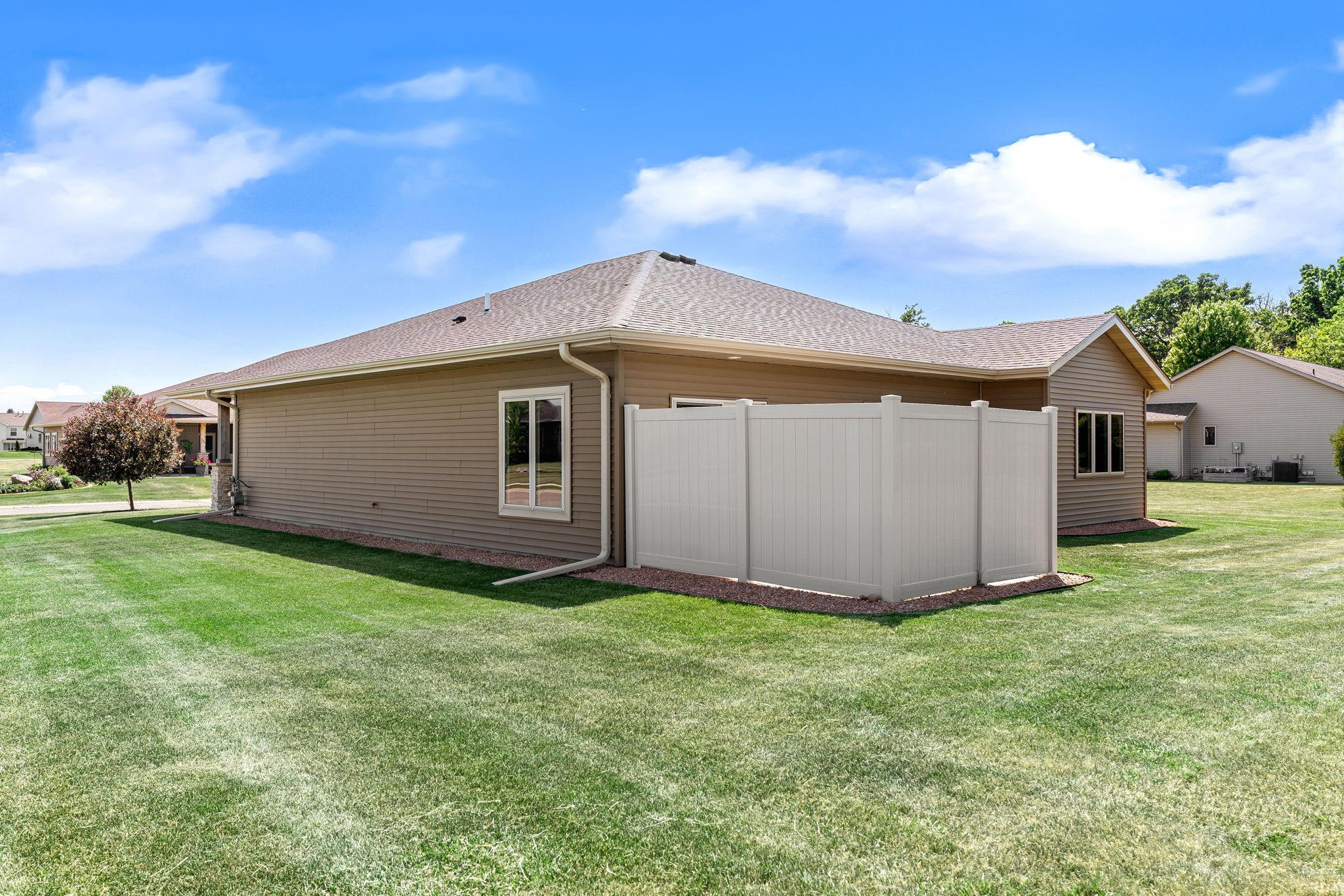 290 Acorn Place NE