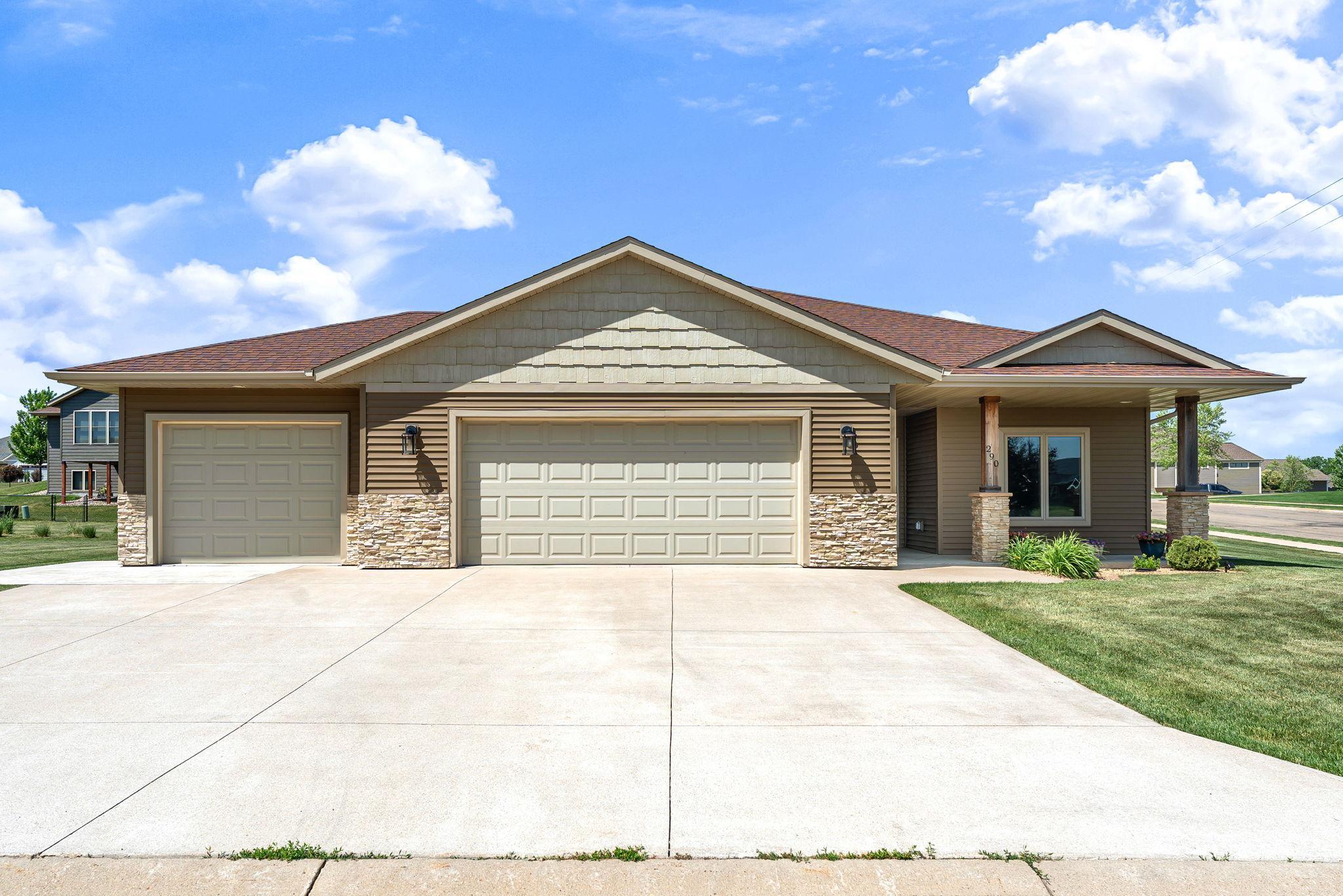 290 Acorn Place NE