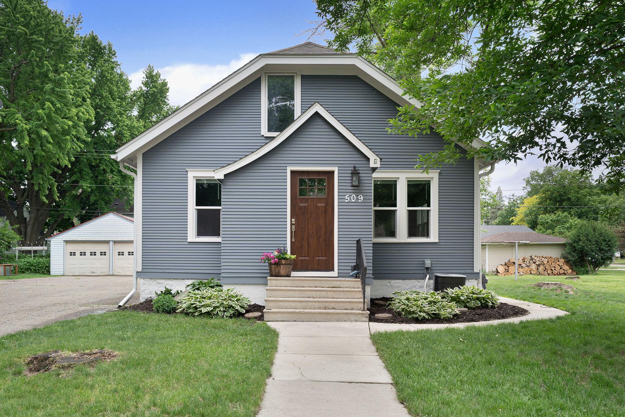 509 E Academy Street