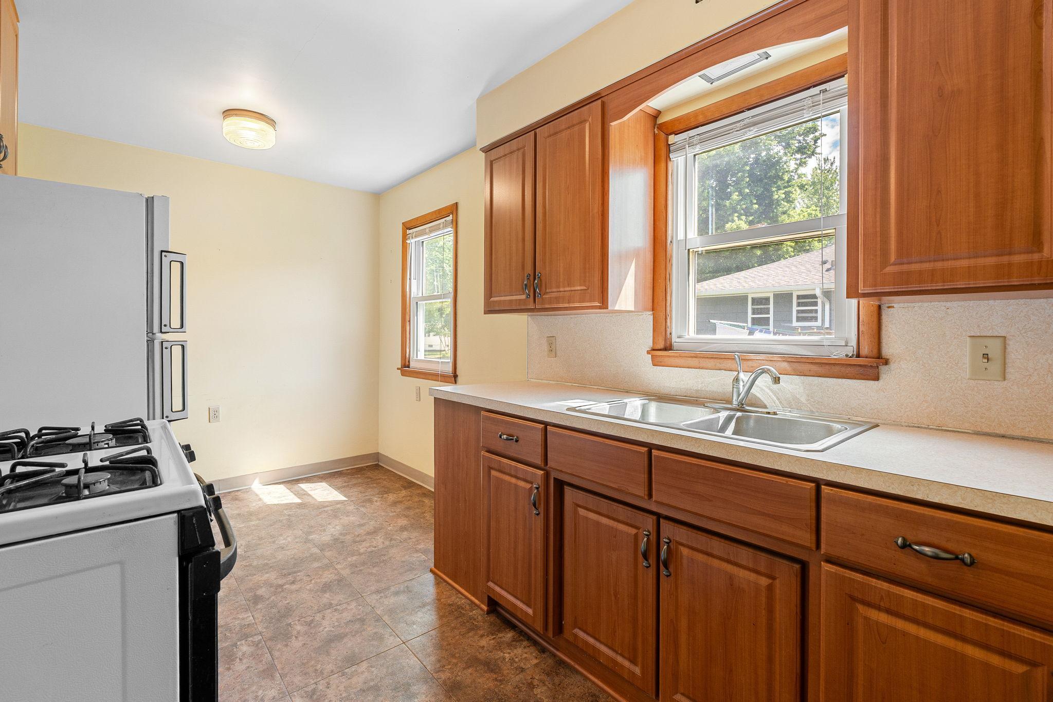 227 5th Avenue NE
