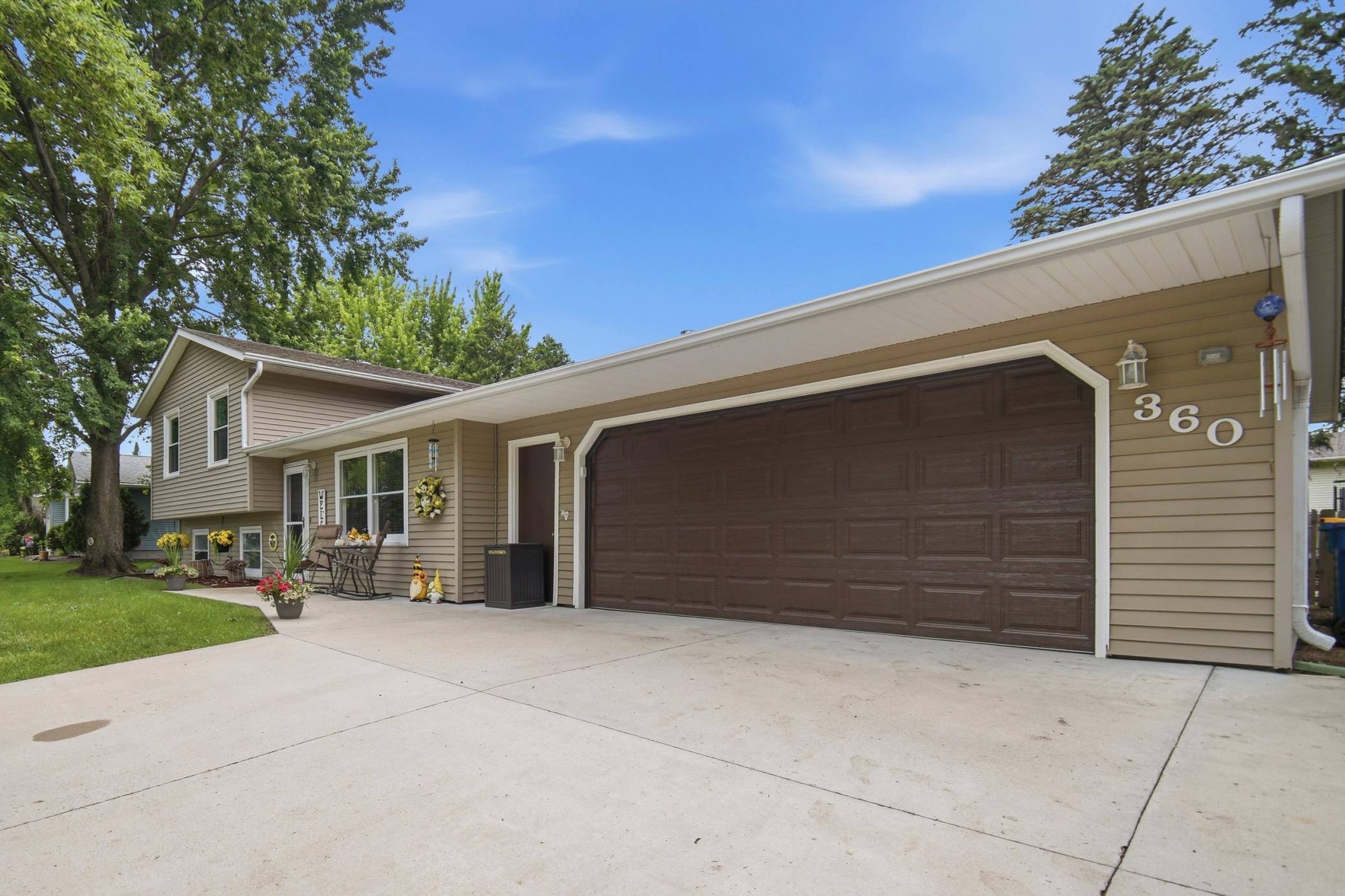 360 Allan Avenue