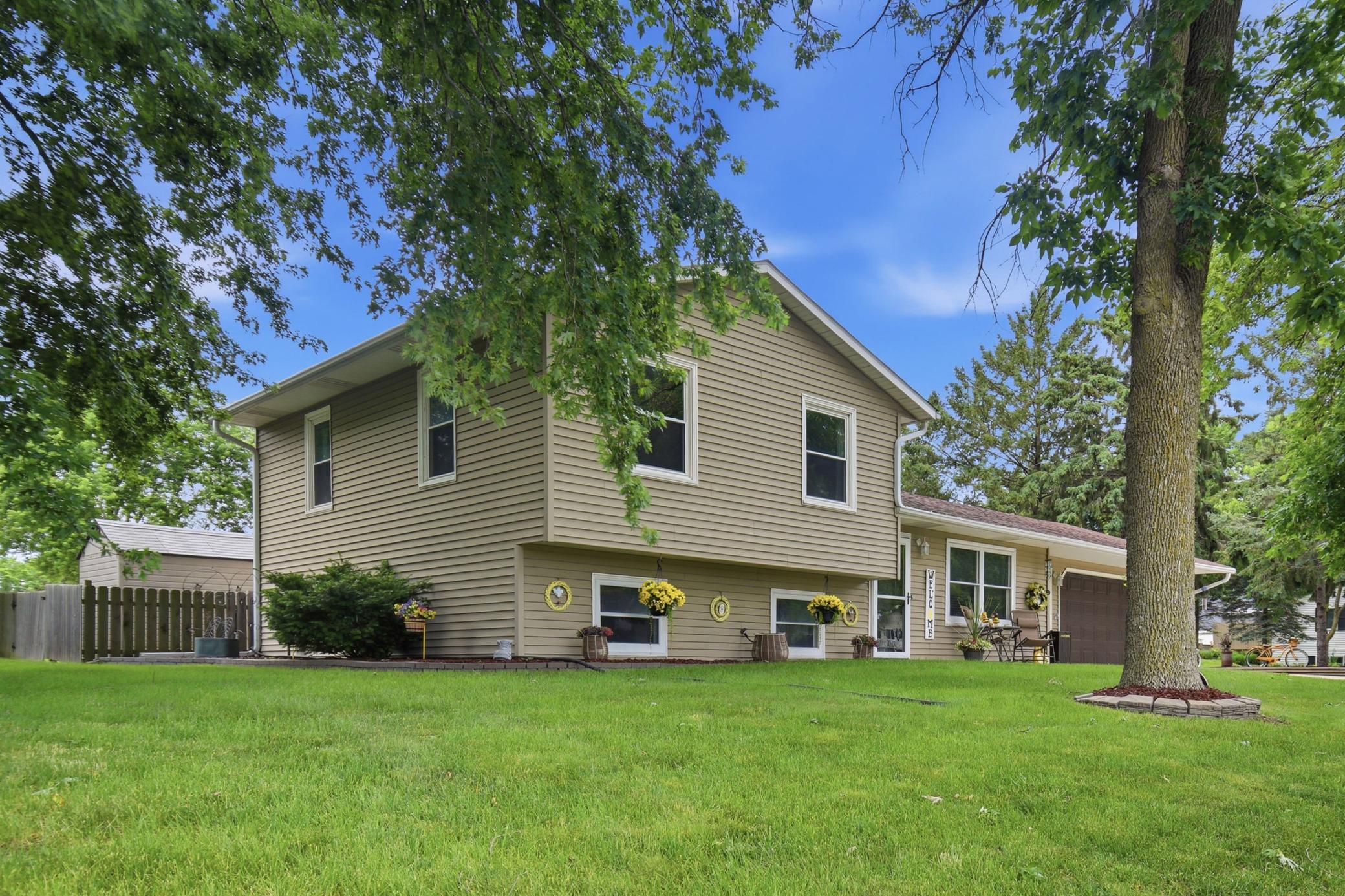 360 Allan Avenue