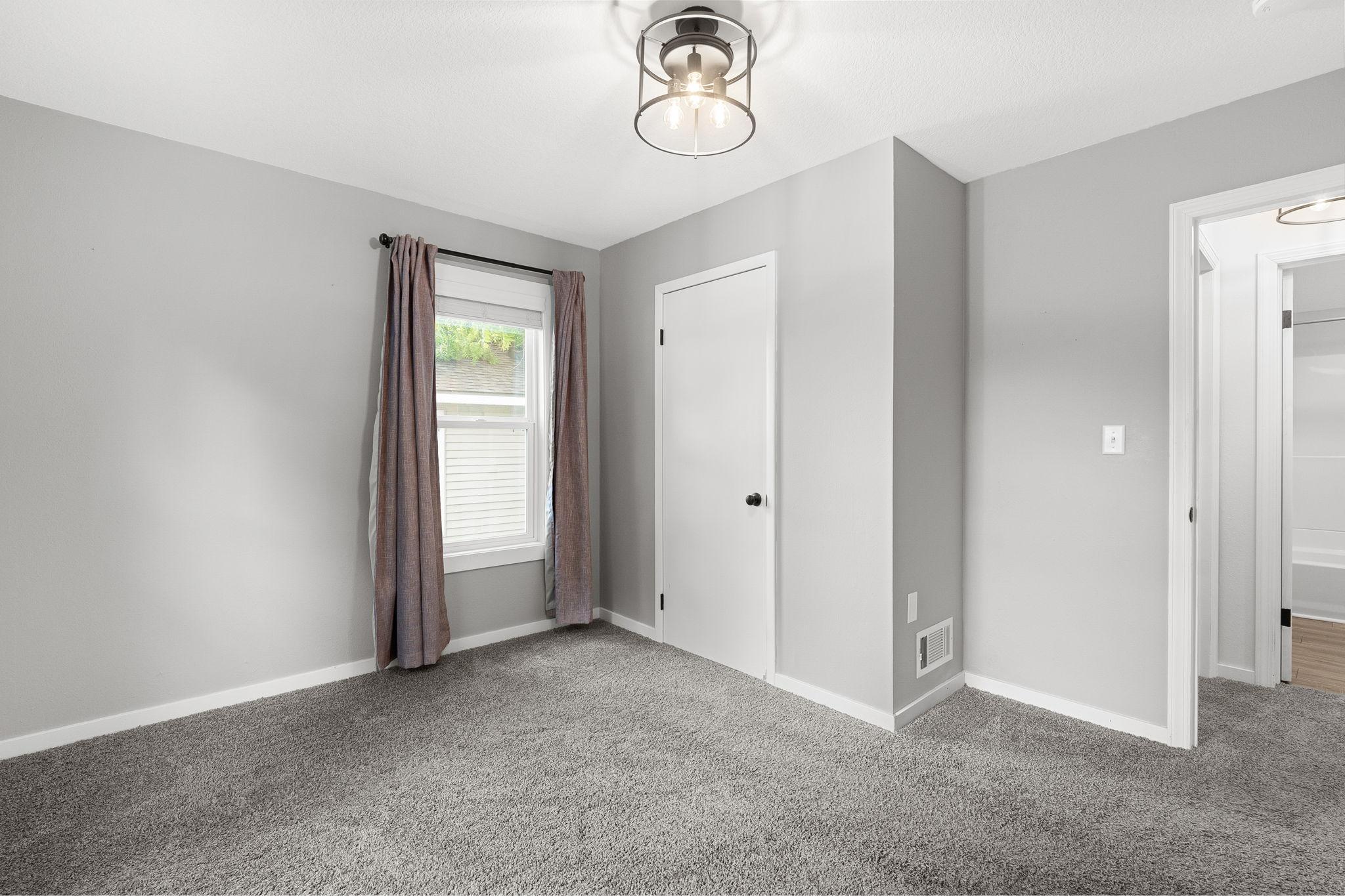 130 16th Street NE
