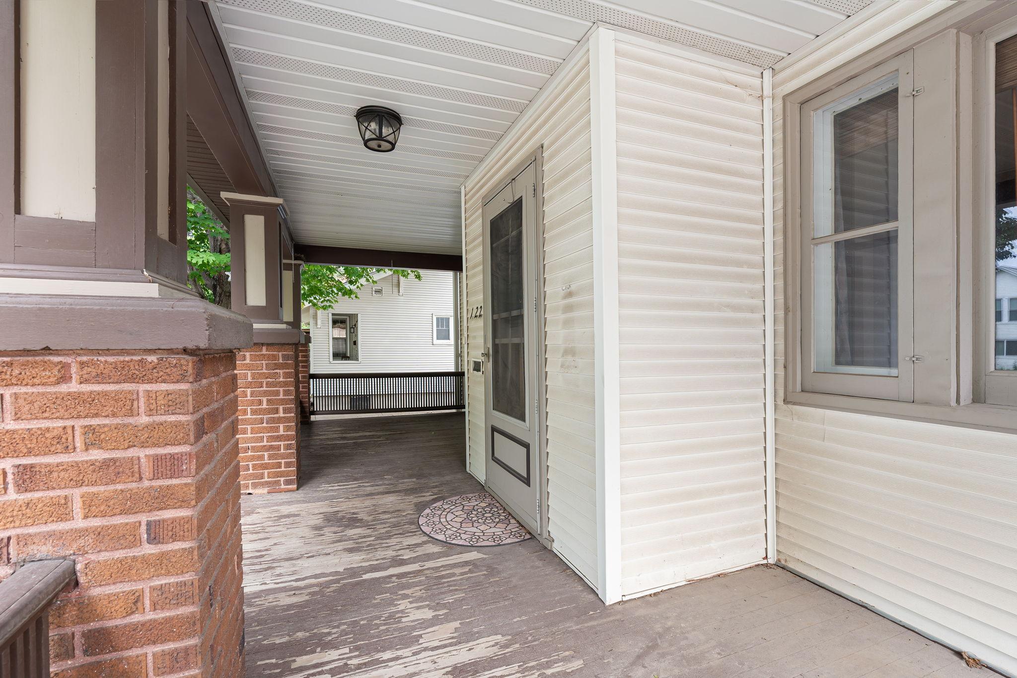 122 E Rice Street
