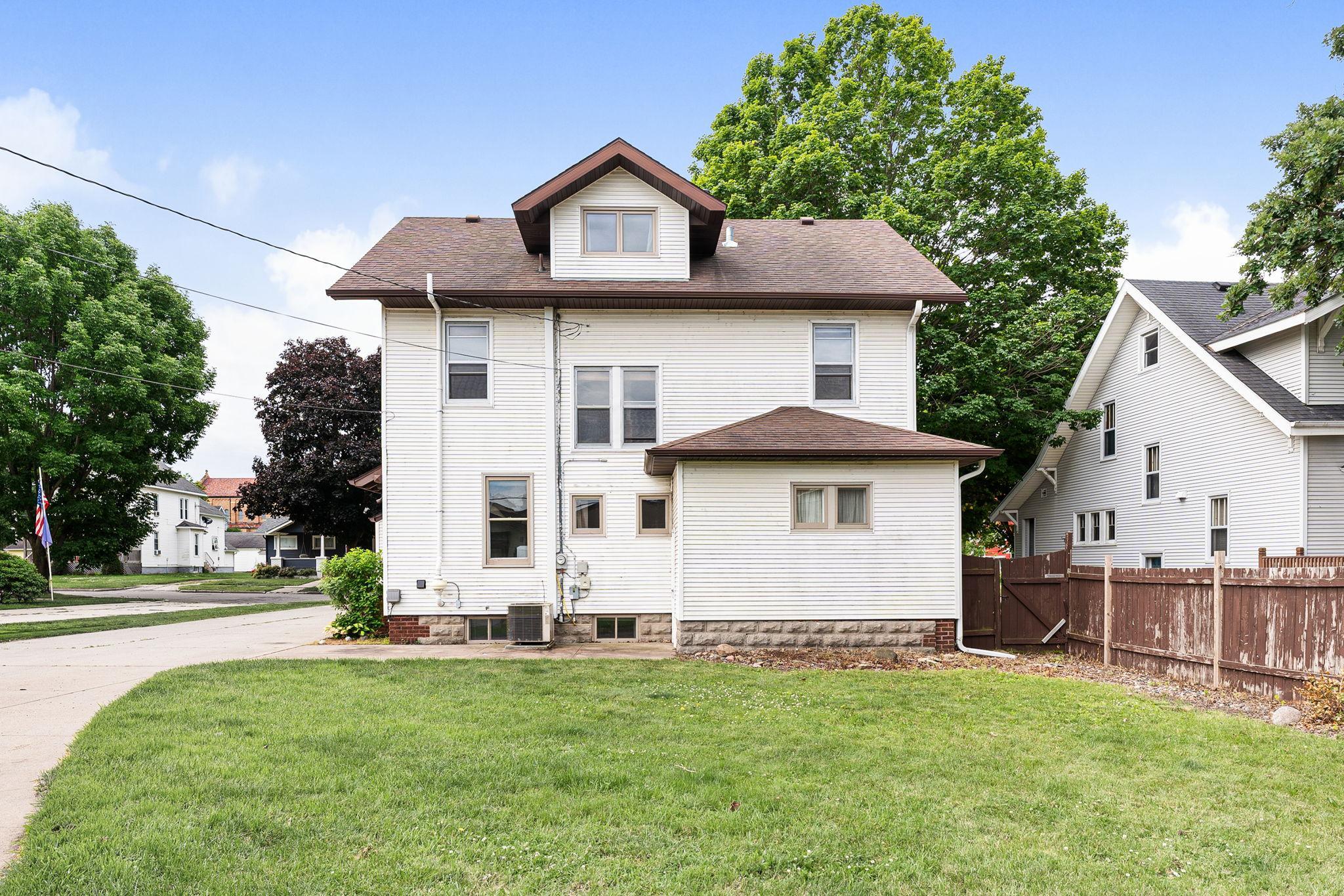 122 E Rice Street