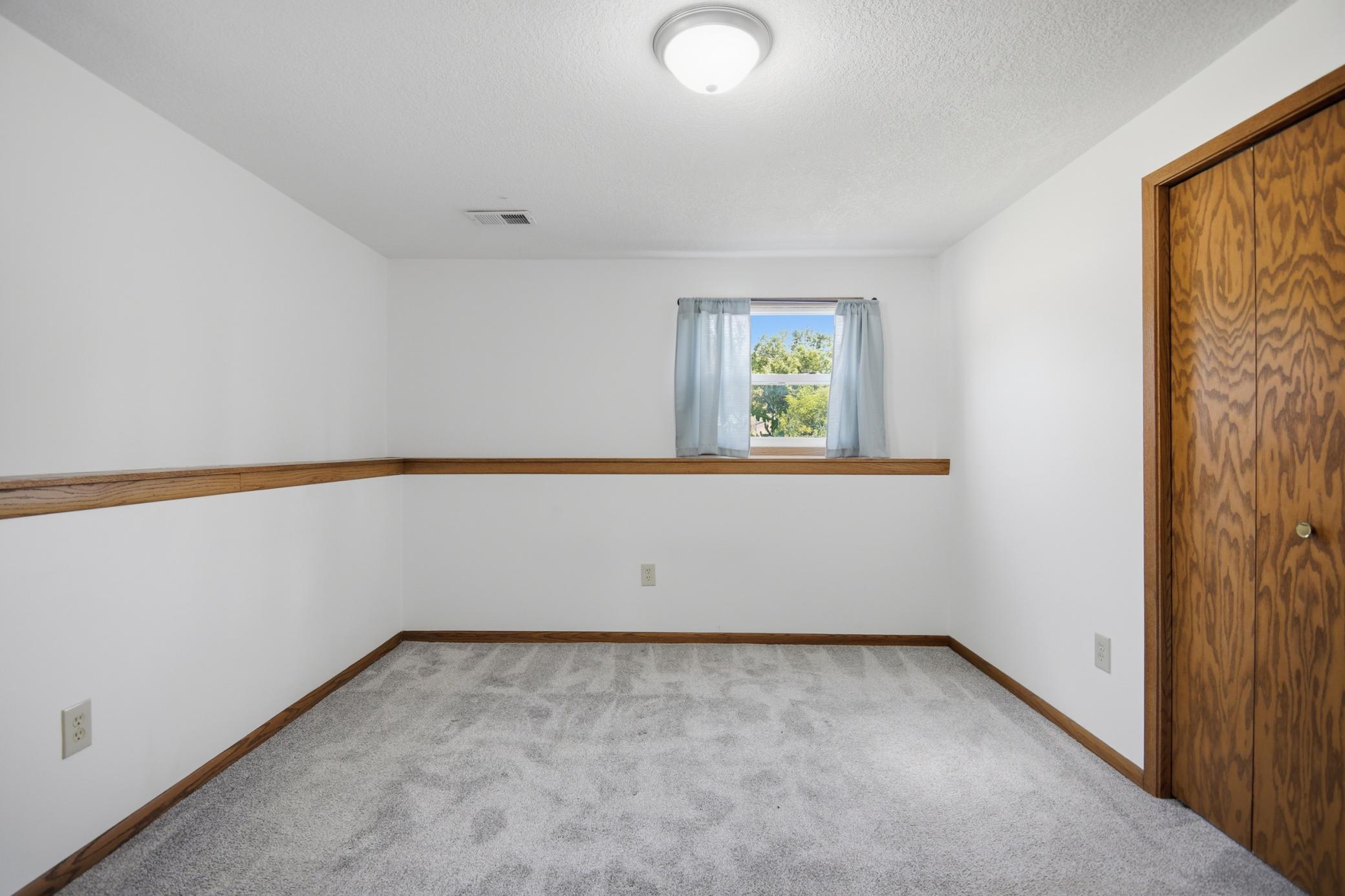 717 Colonial Circle