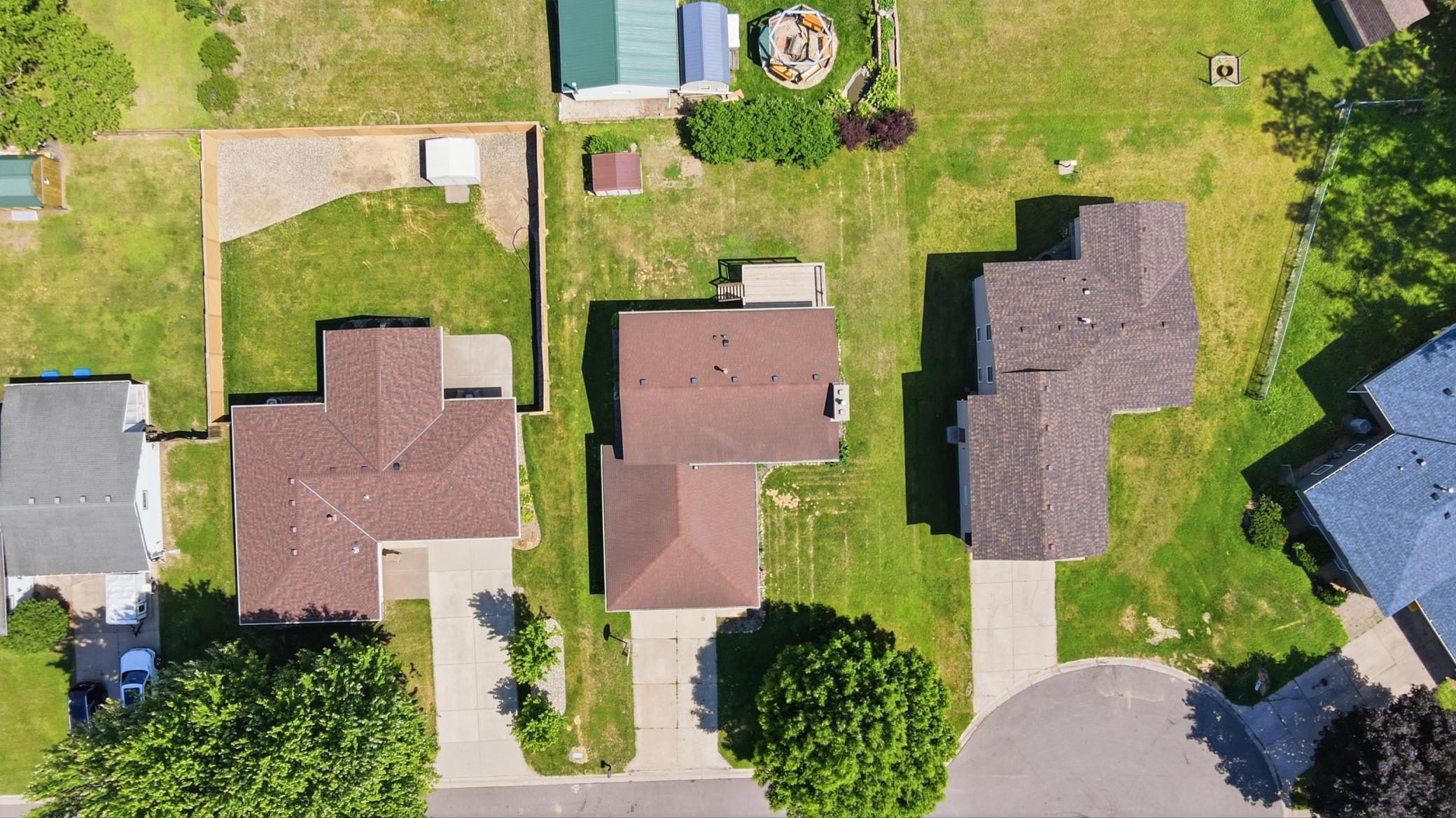 717 Colonial Circle