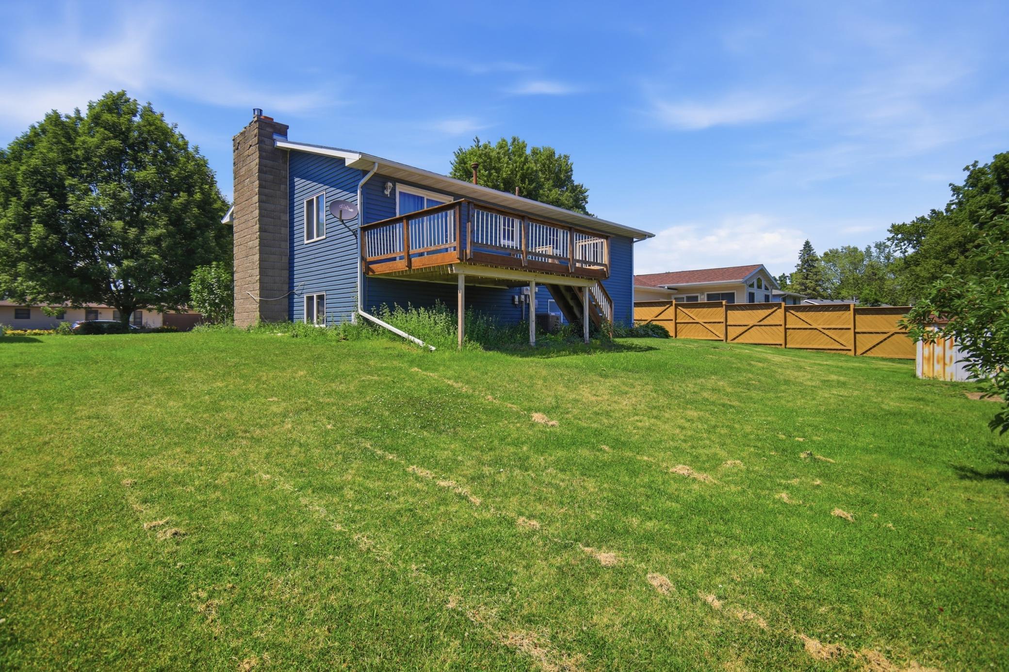 717 Colonial Circle