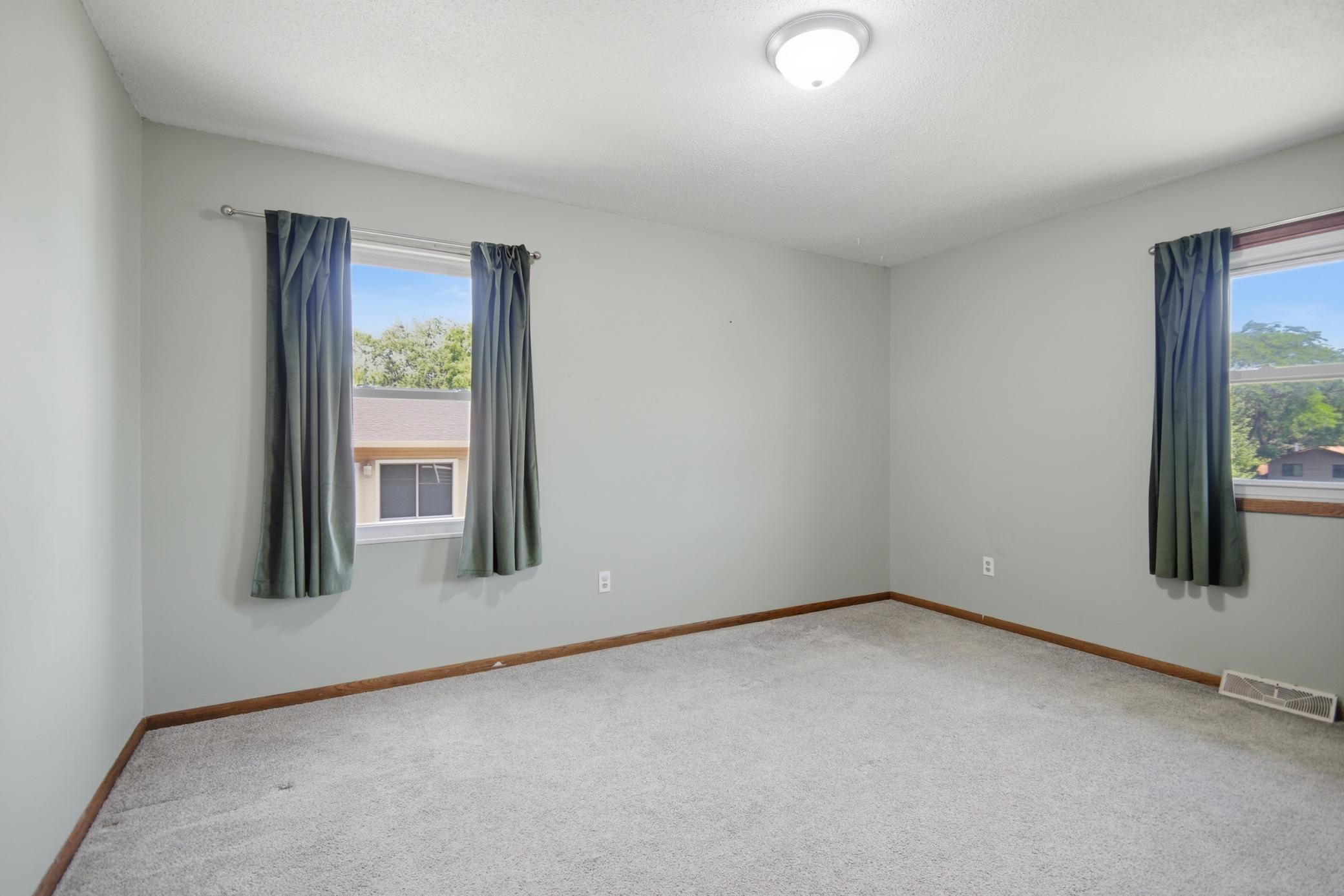 717 Colonial Circle