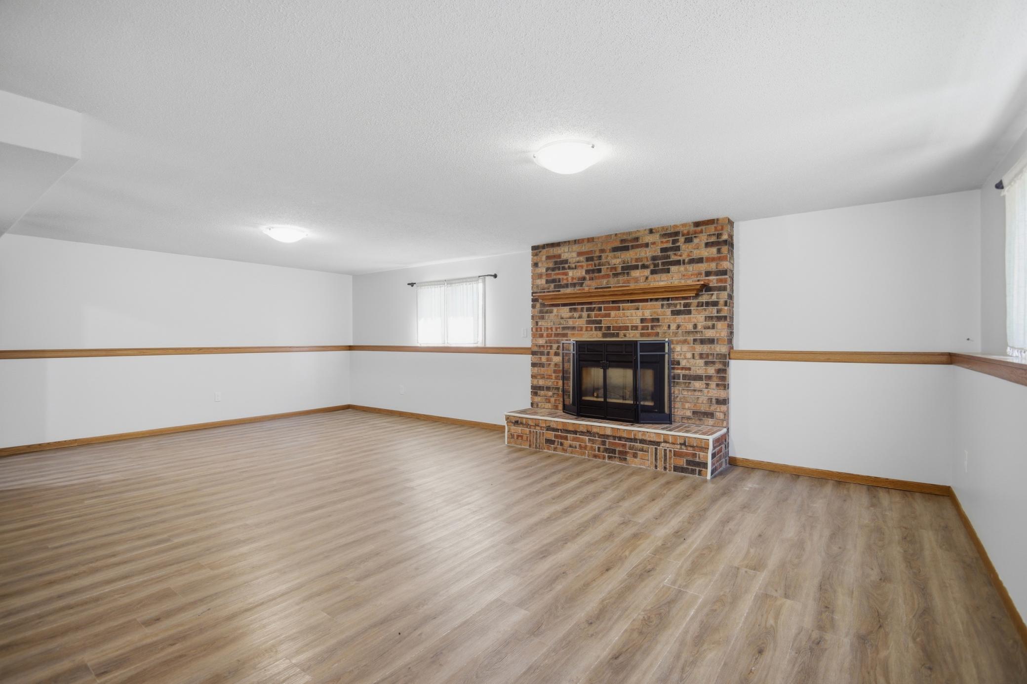 717 Colonial Circle