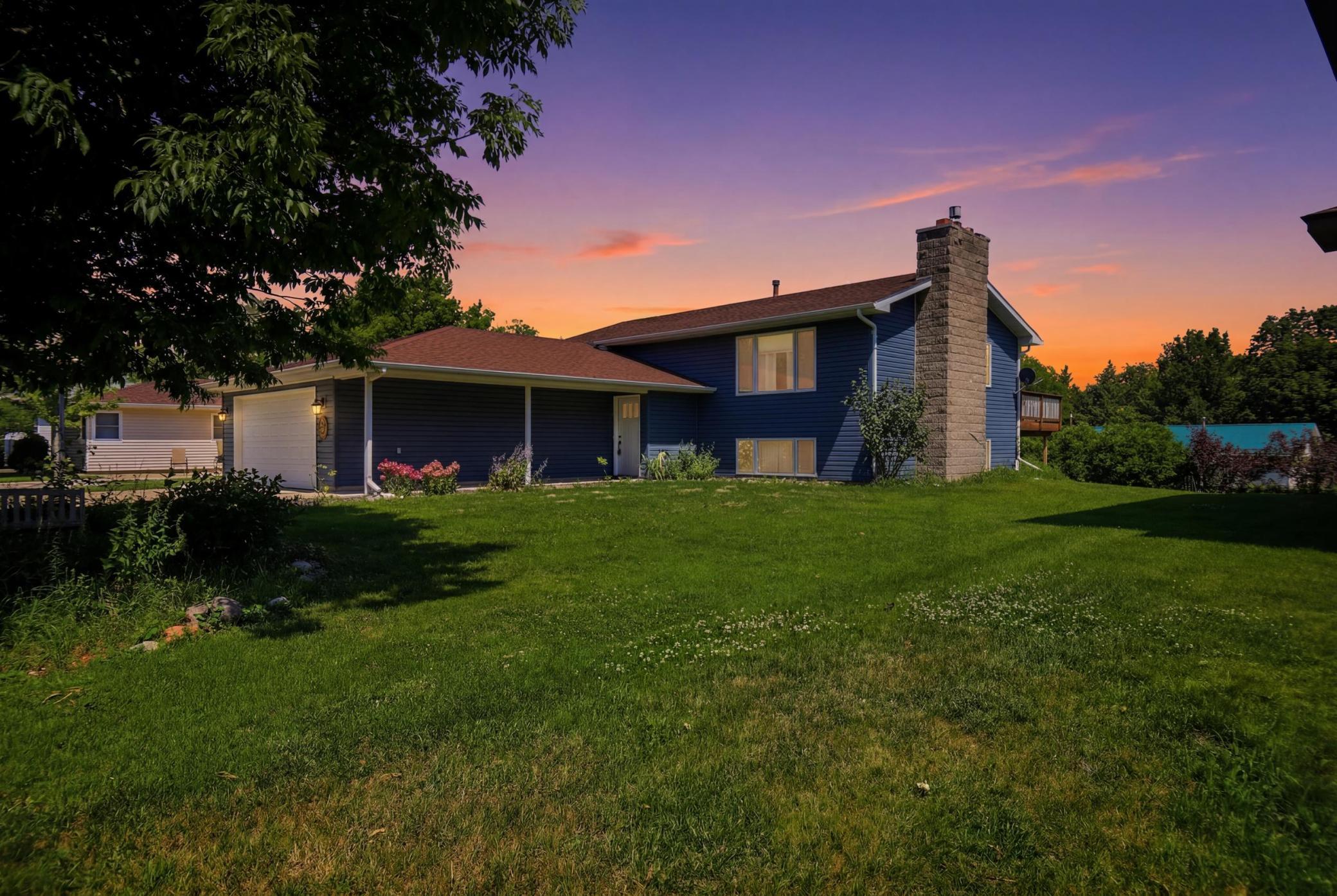 717 Colonial Circle
