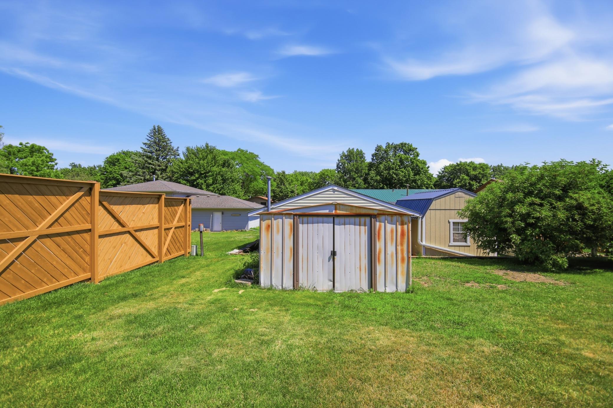 717 Colonial Circle
