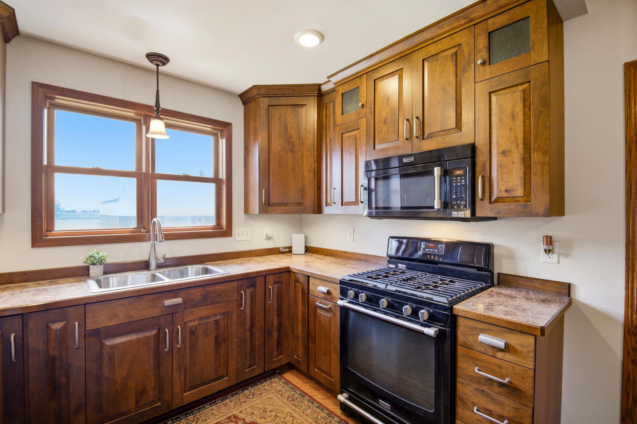 8169 Highway 30 E