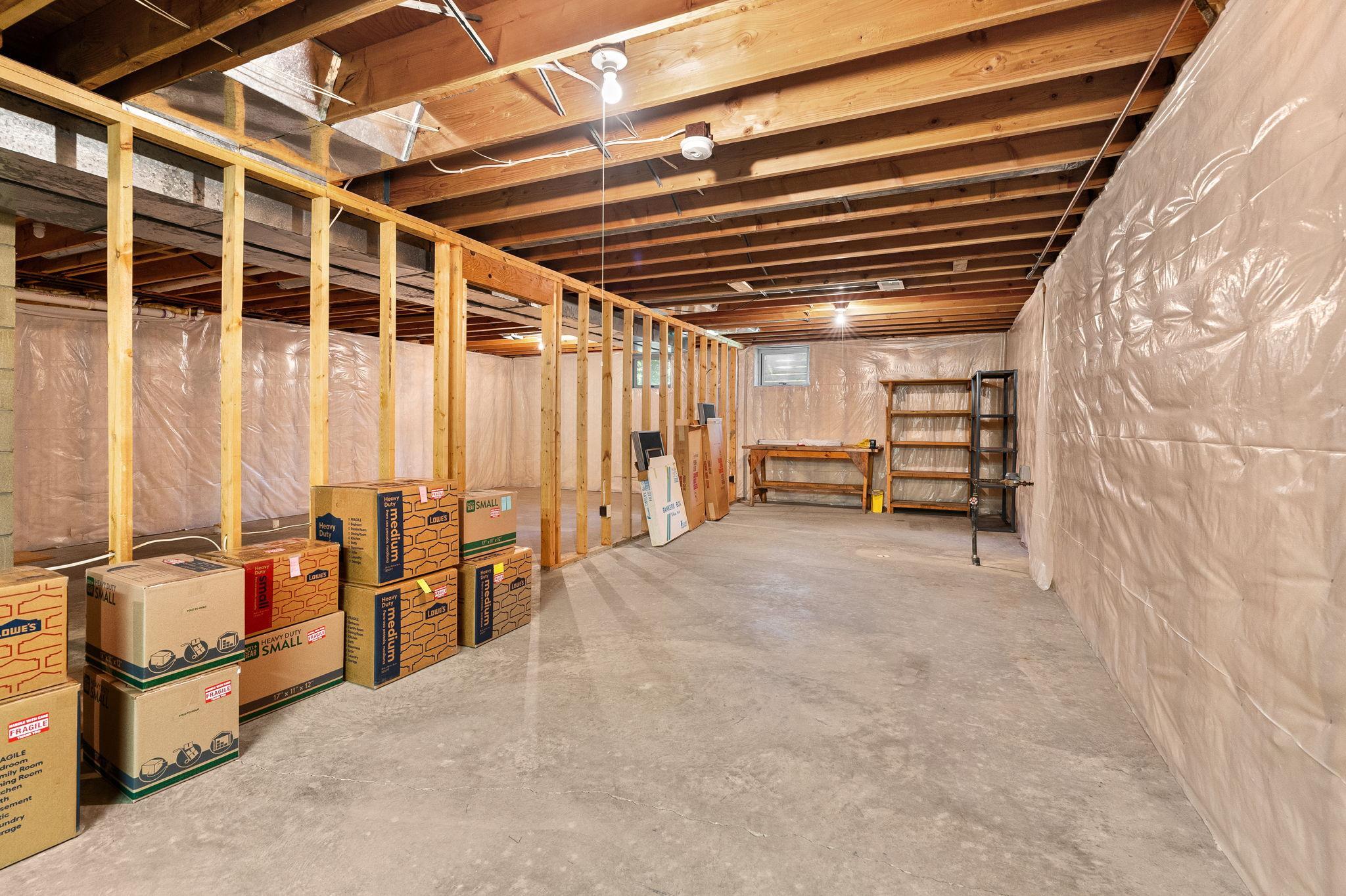 1775 Greenhaven Lane NE
