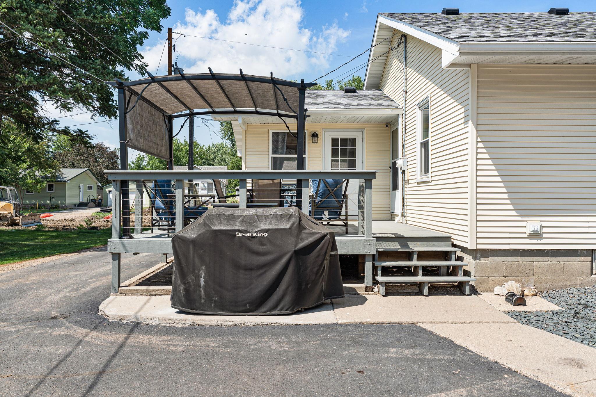 305 Le Sueur Avenue