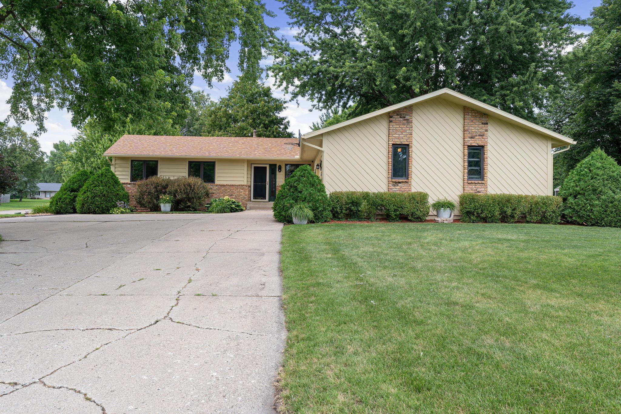 545 Crestview Lane