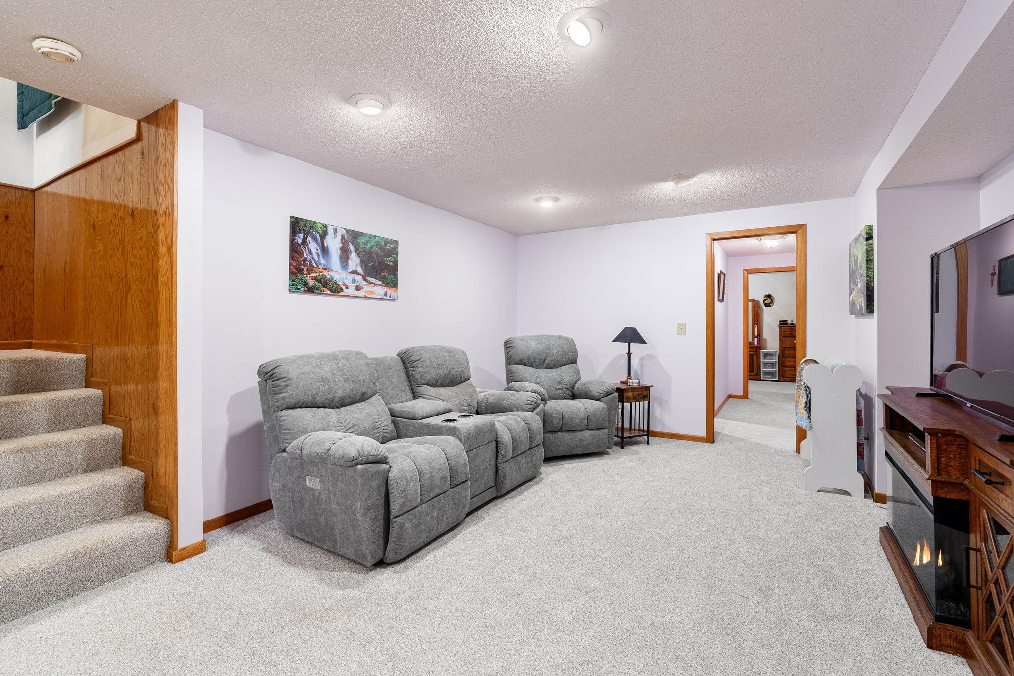 545 Crestview Lane