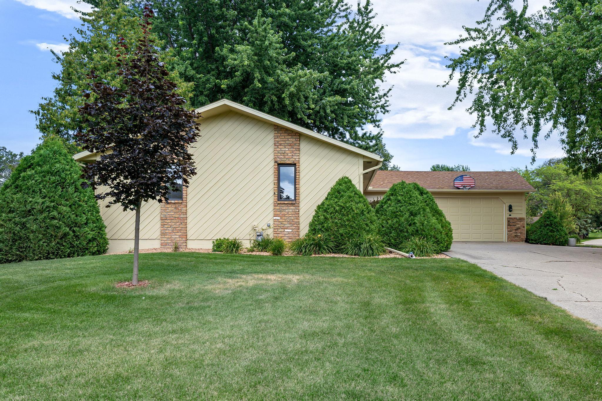 545 Crestview Lane