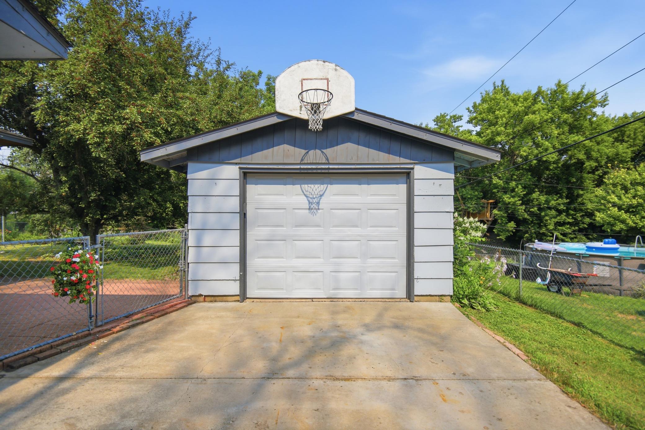 922 Westwood Drive