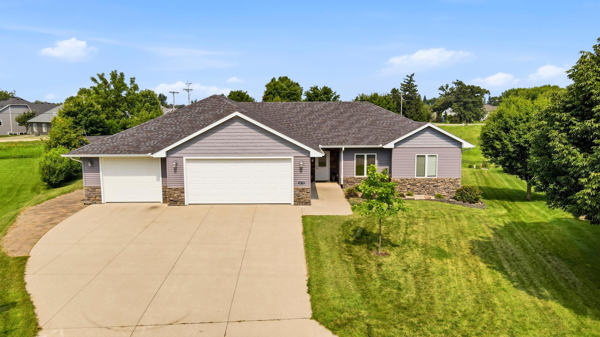 1572 Gray Fox Drive NE
