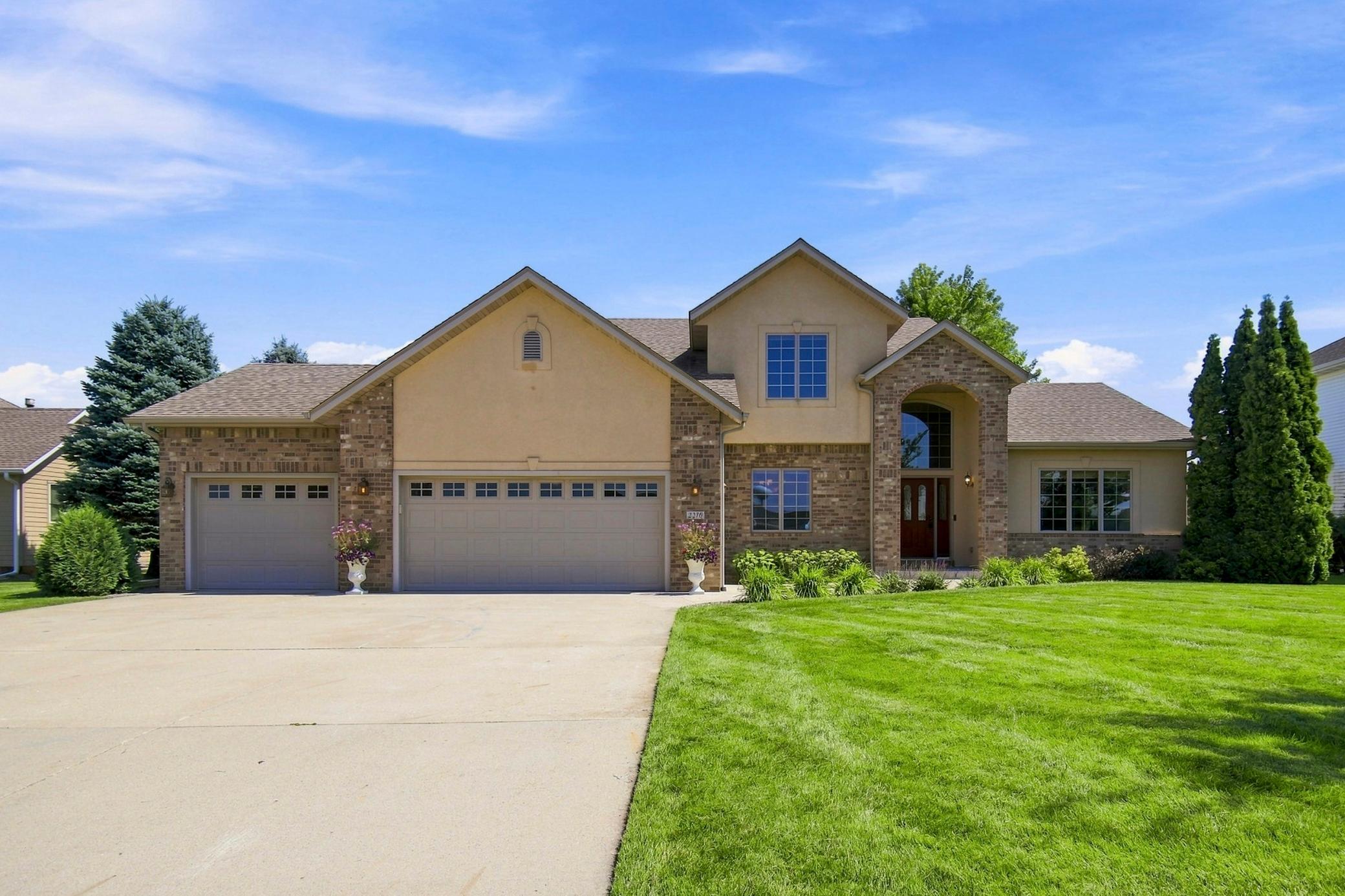 2270 Deer Trail Lane NE