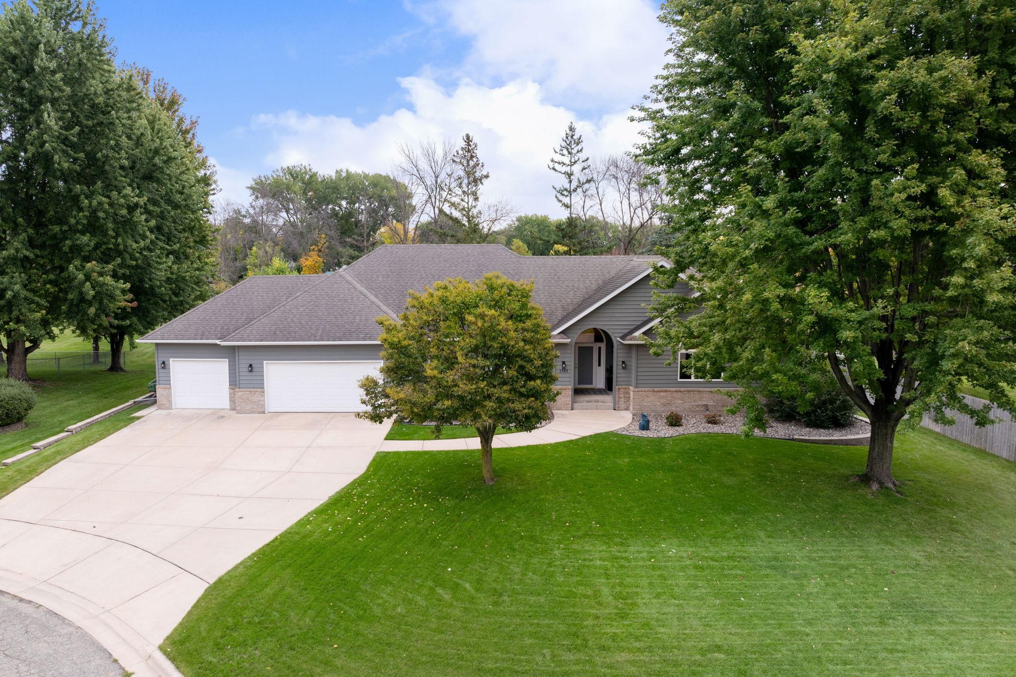 1565 Dell Place