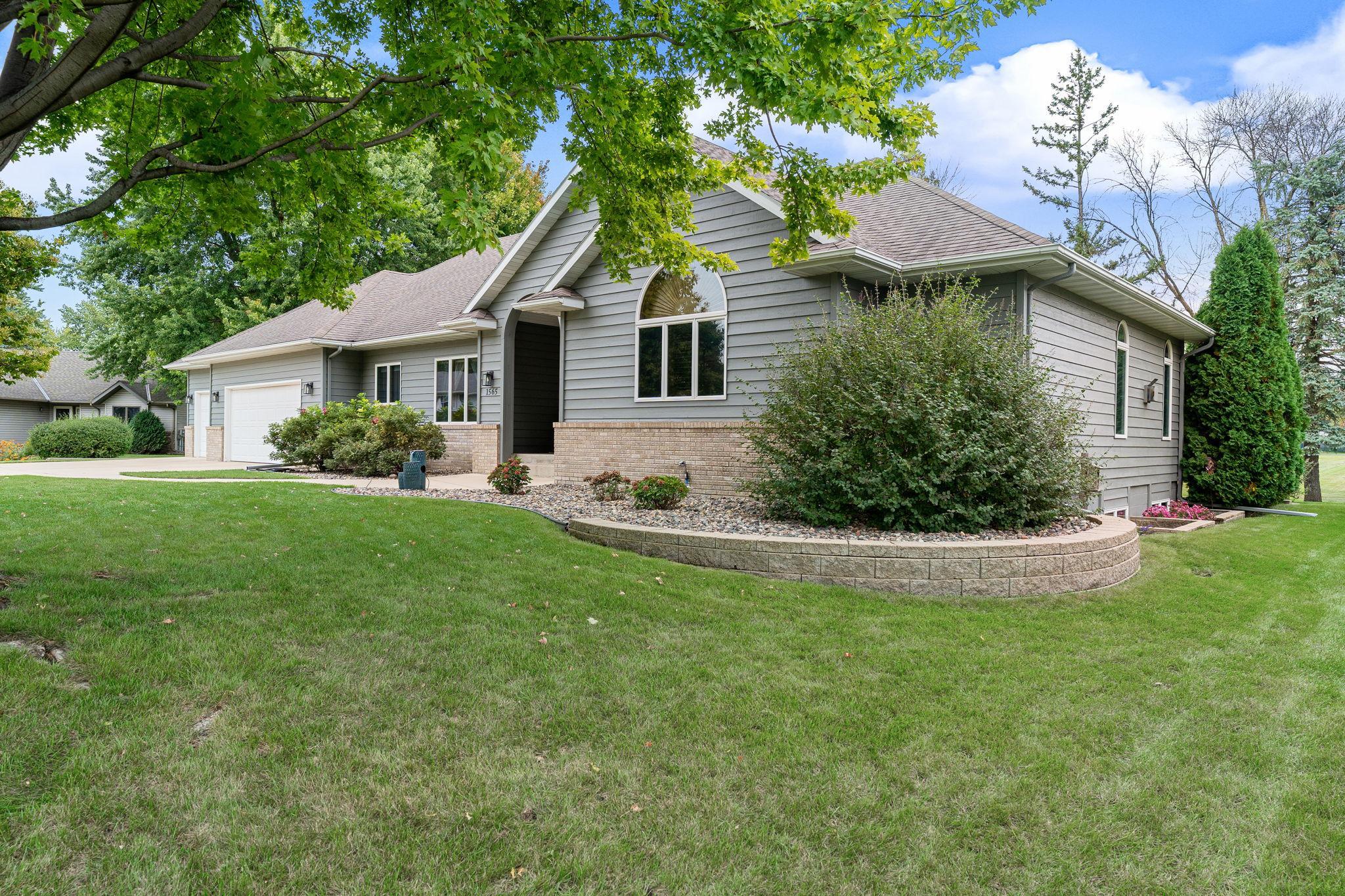 1565 Dell Place