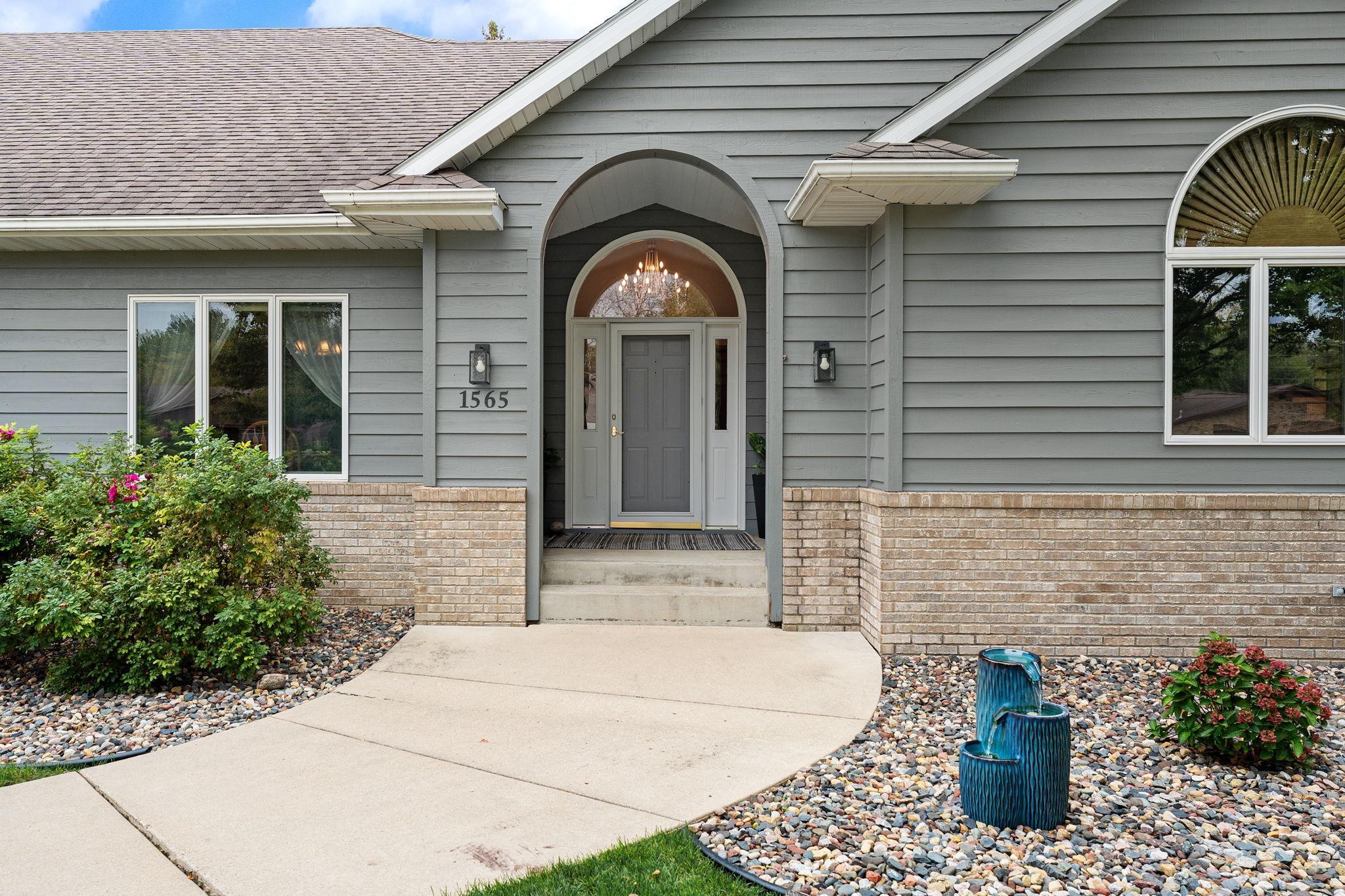 1565 Dell Place