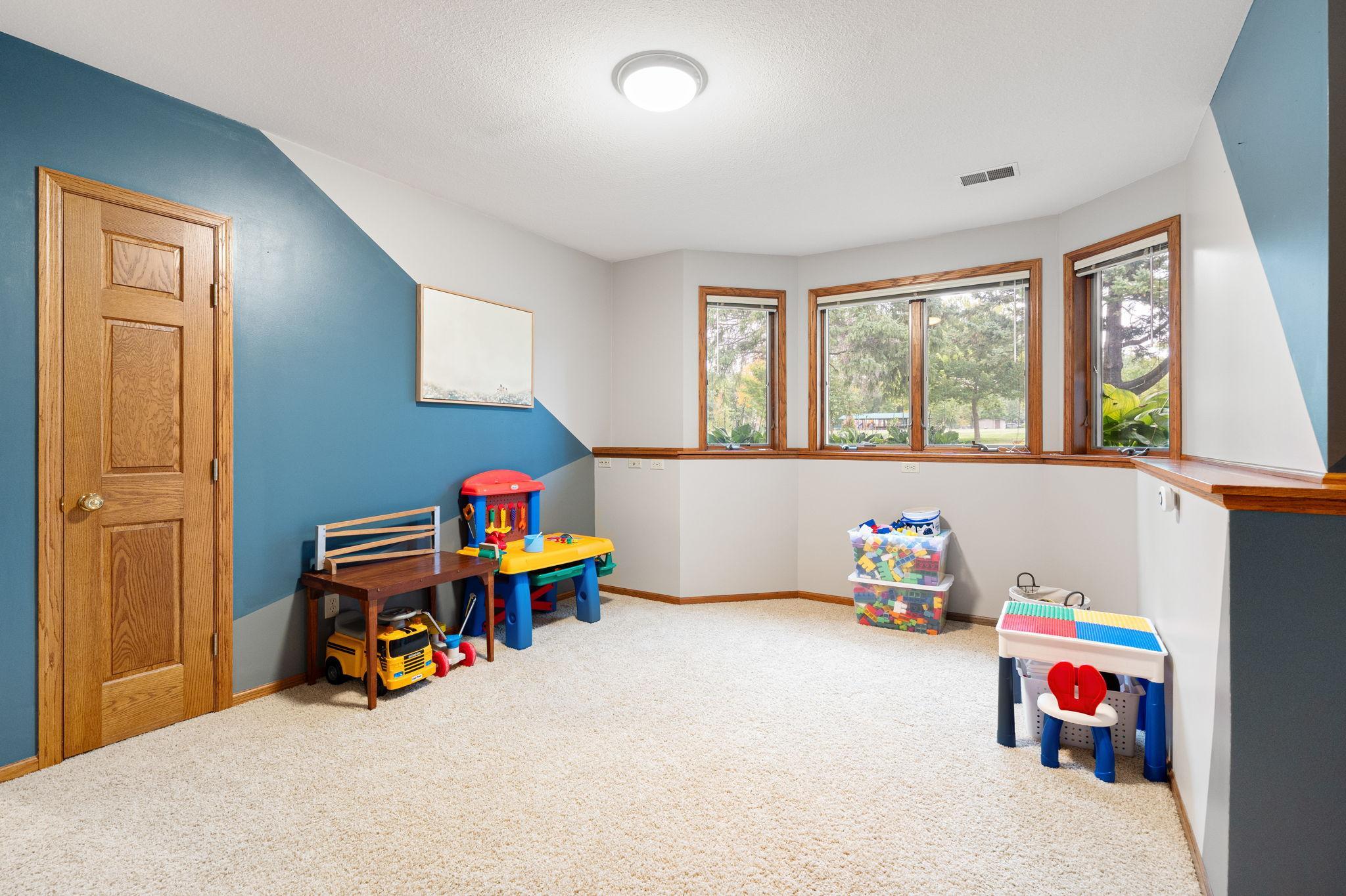 1565 Dell Place