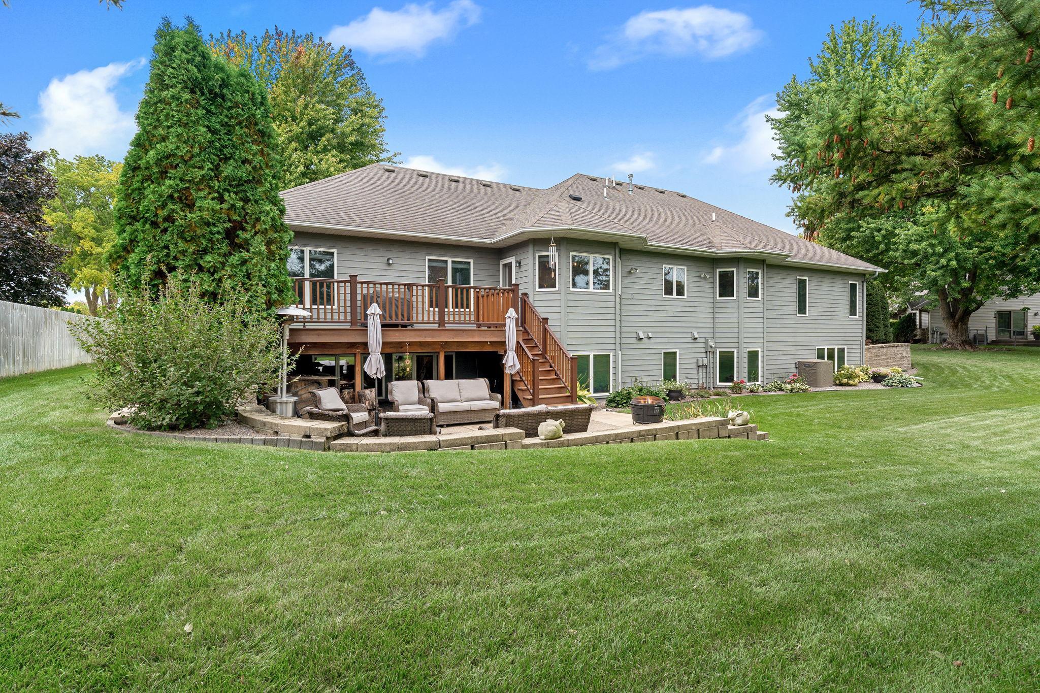 1565 Dell Place
