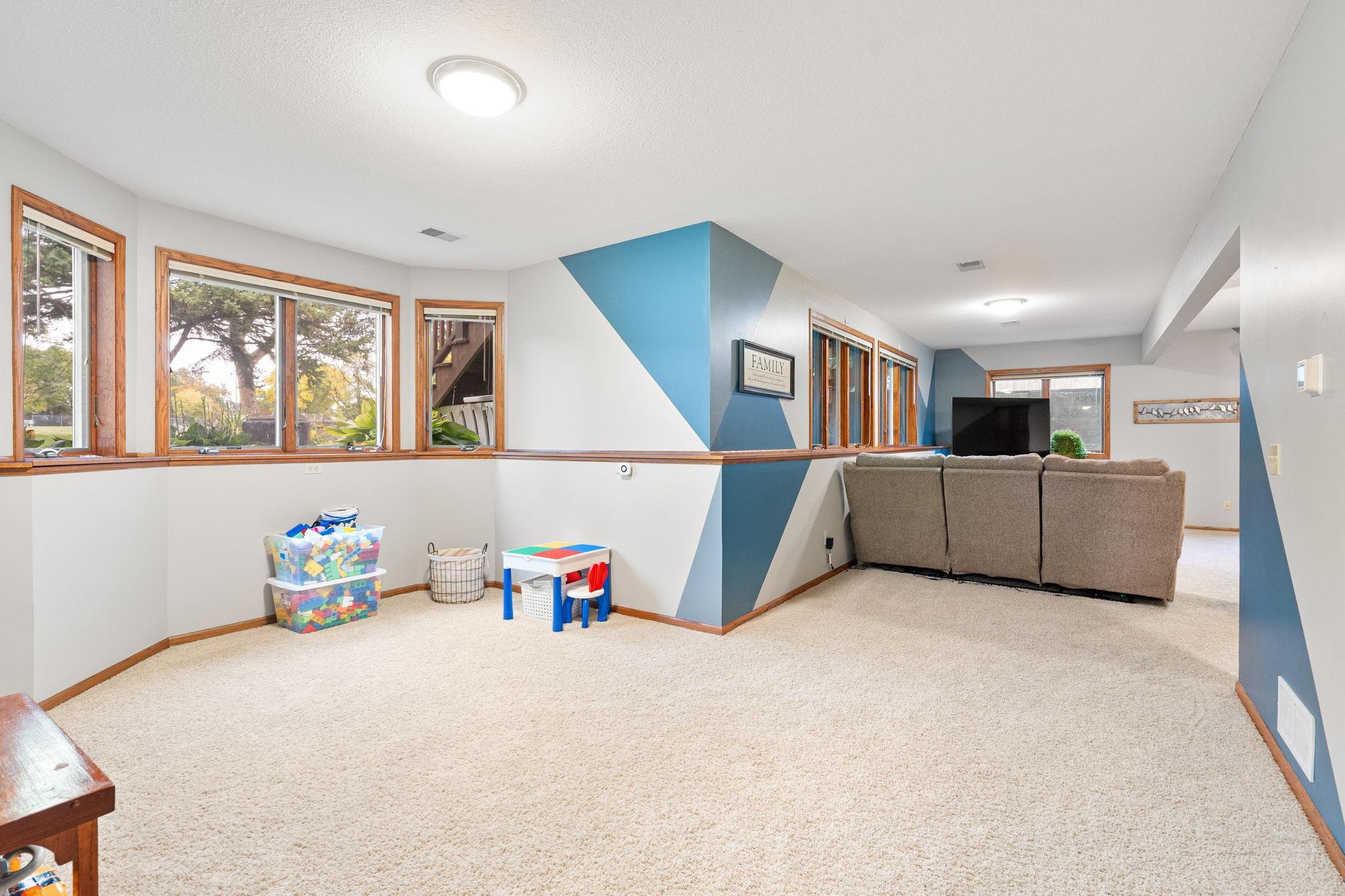 1565 Dell Place
