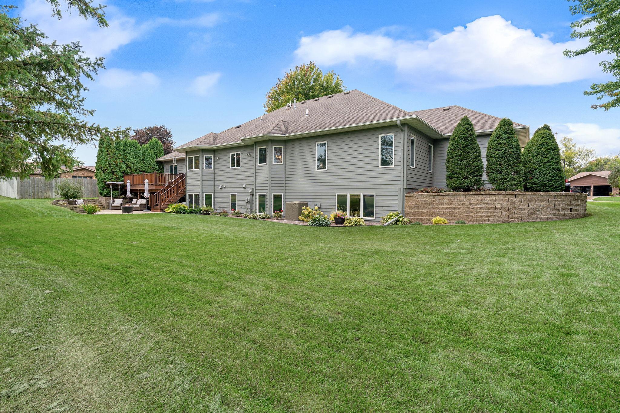 1565 Dell Place