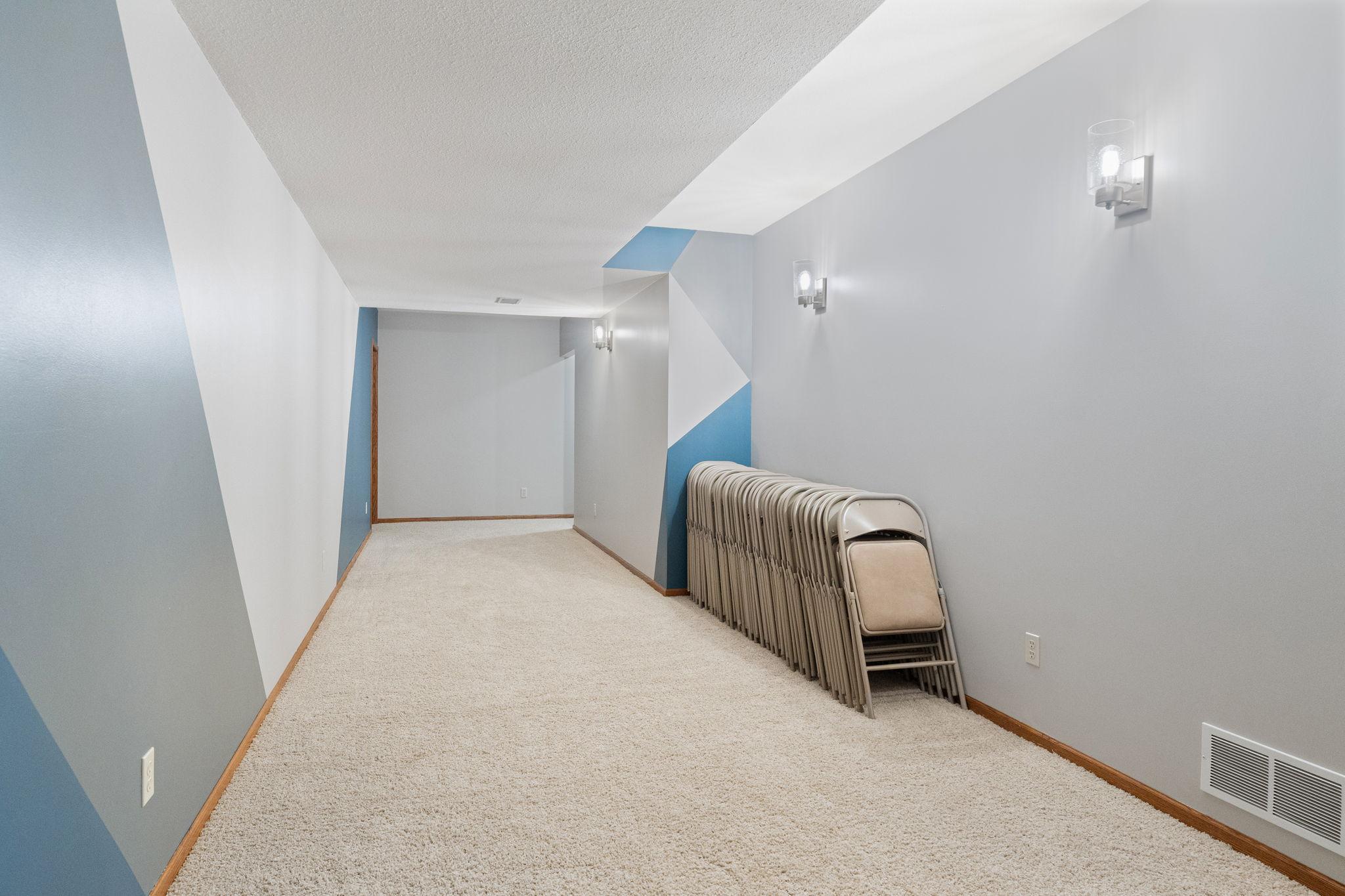 1565 Dell Place