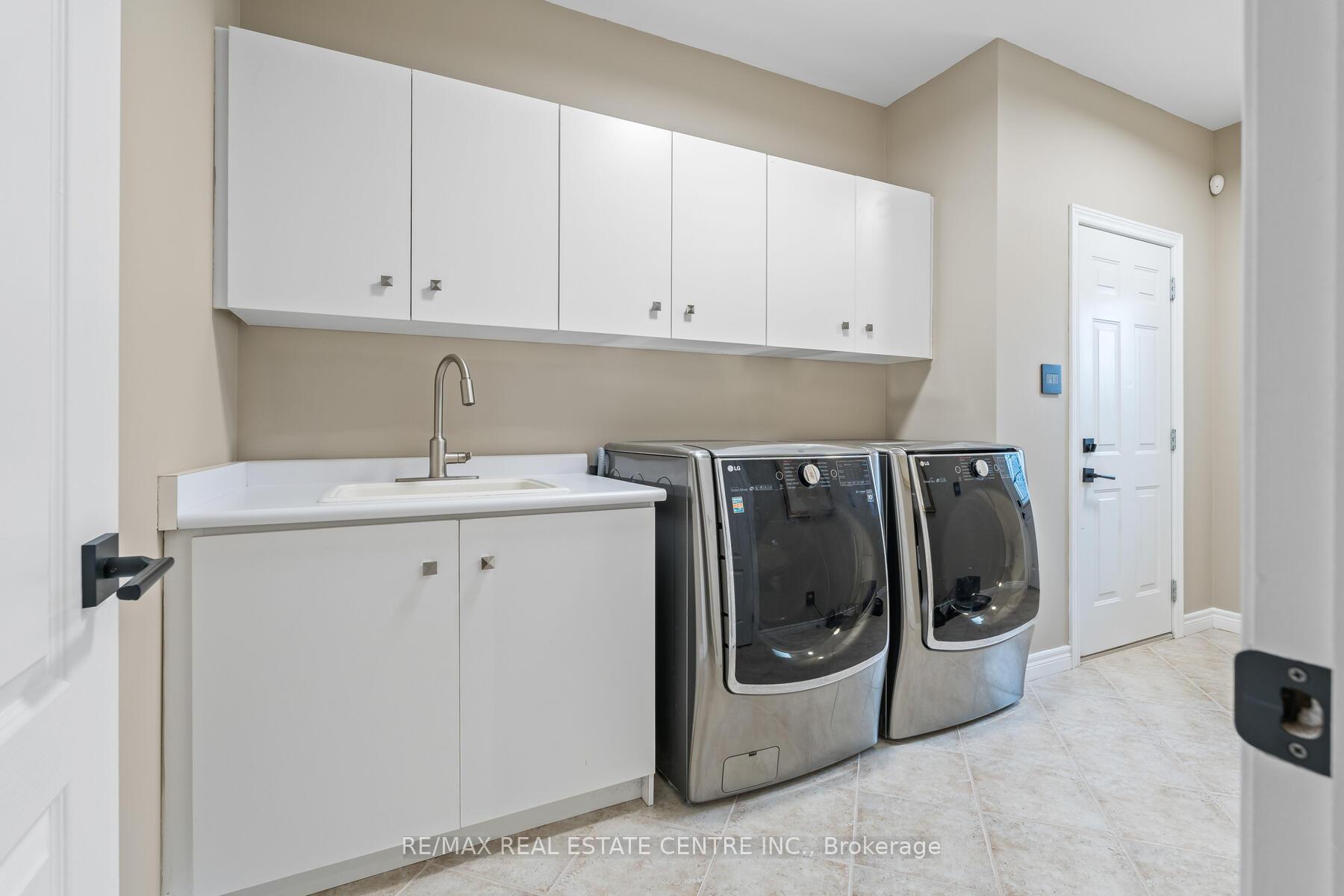 159 Delarmbro Drive, Erin, ON N0B 1T0